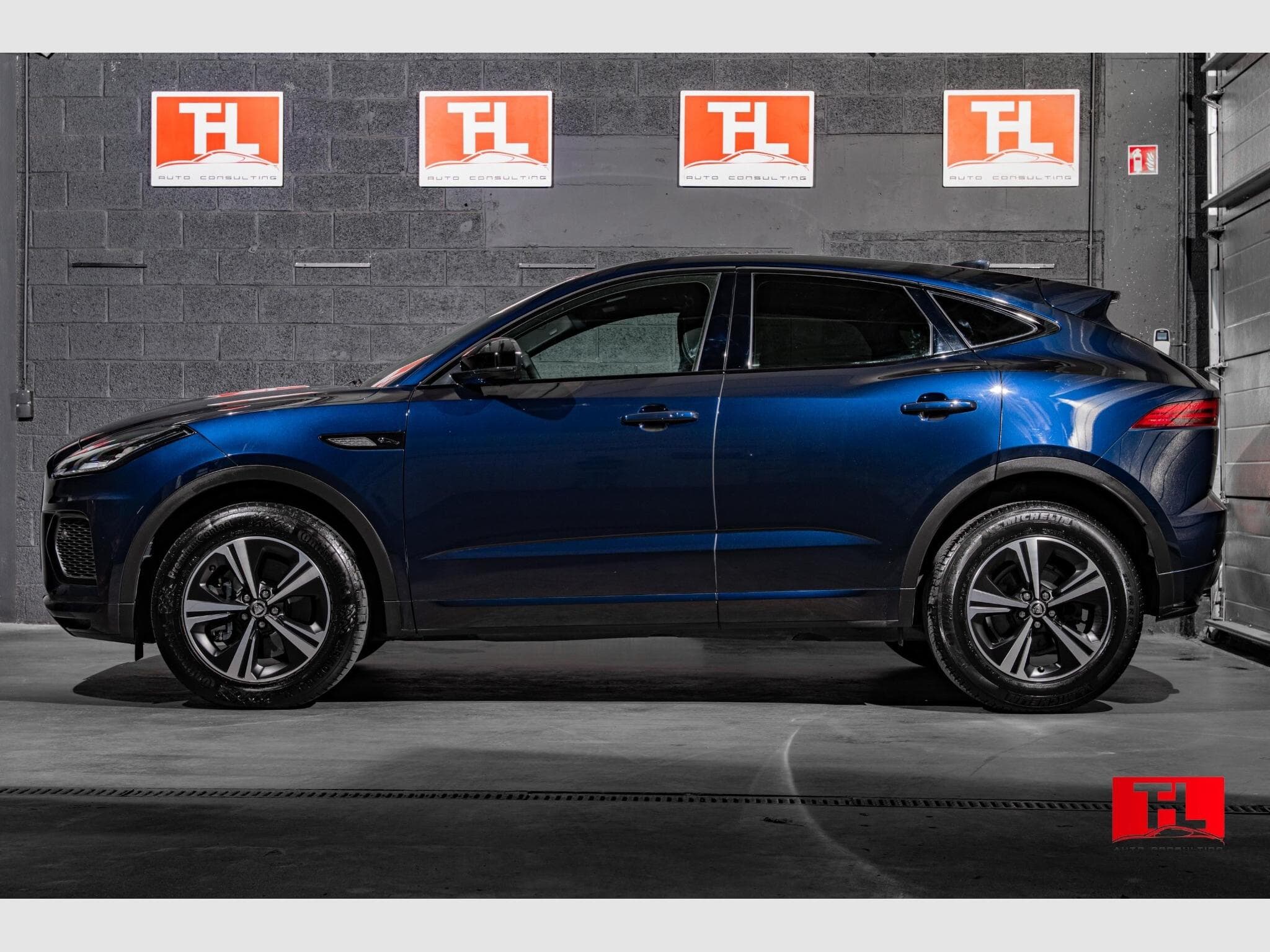 Jaguar E-Pace P200 R-Dynamic S AWD 2024MY (2023) - Photo 2