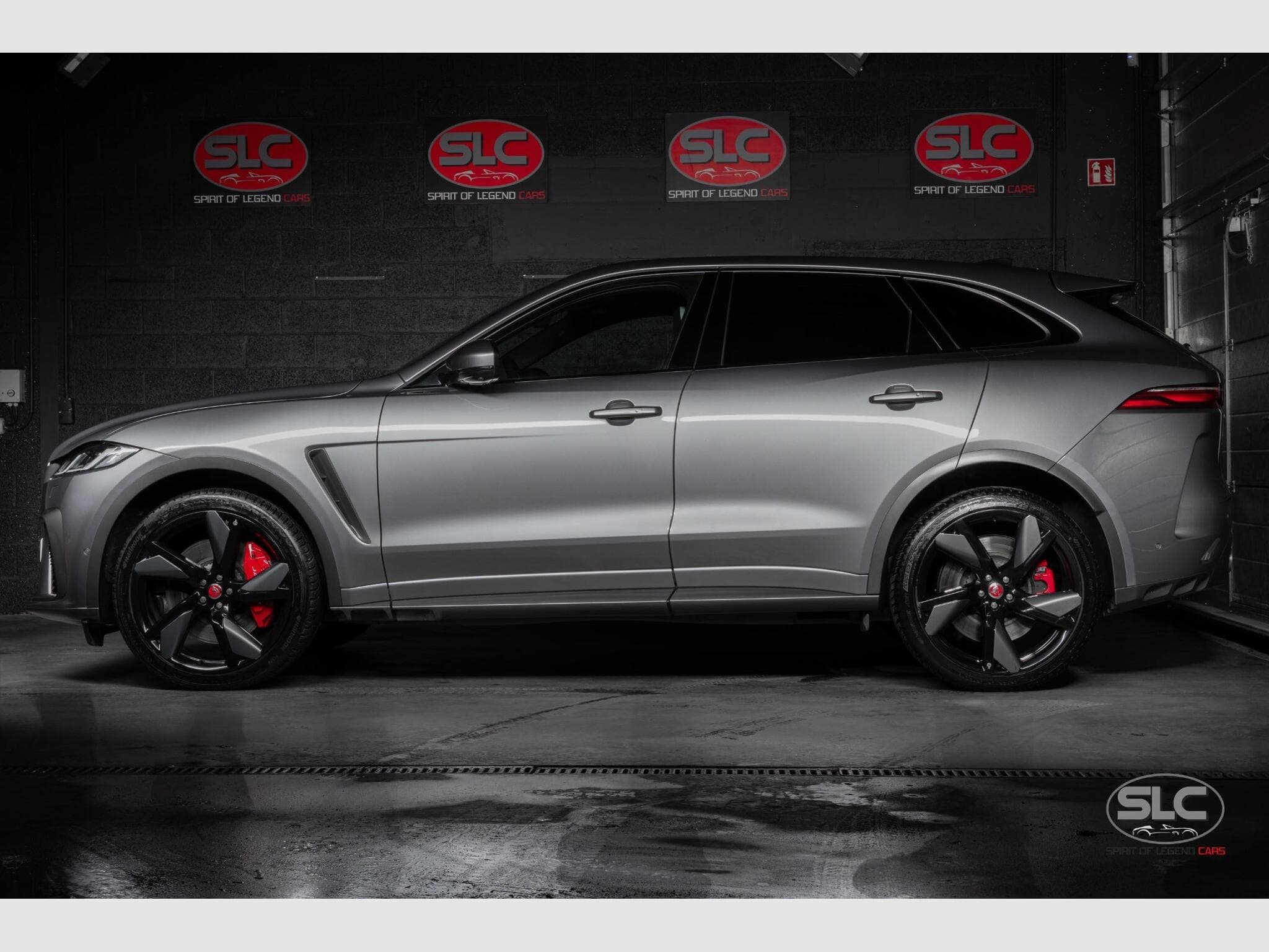 Jaguar F-Pace SVR P550 22"/MY2021/Face-Lift/Performence (2021) - Photo 2