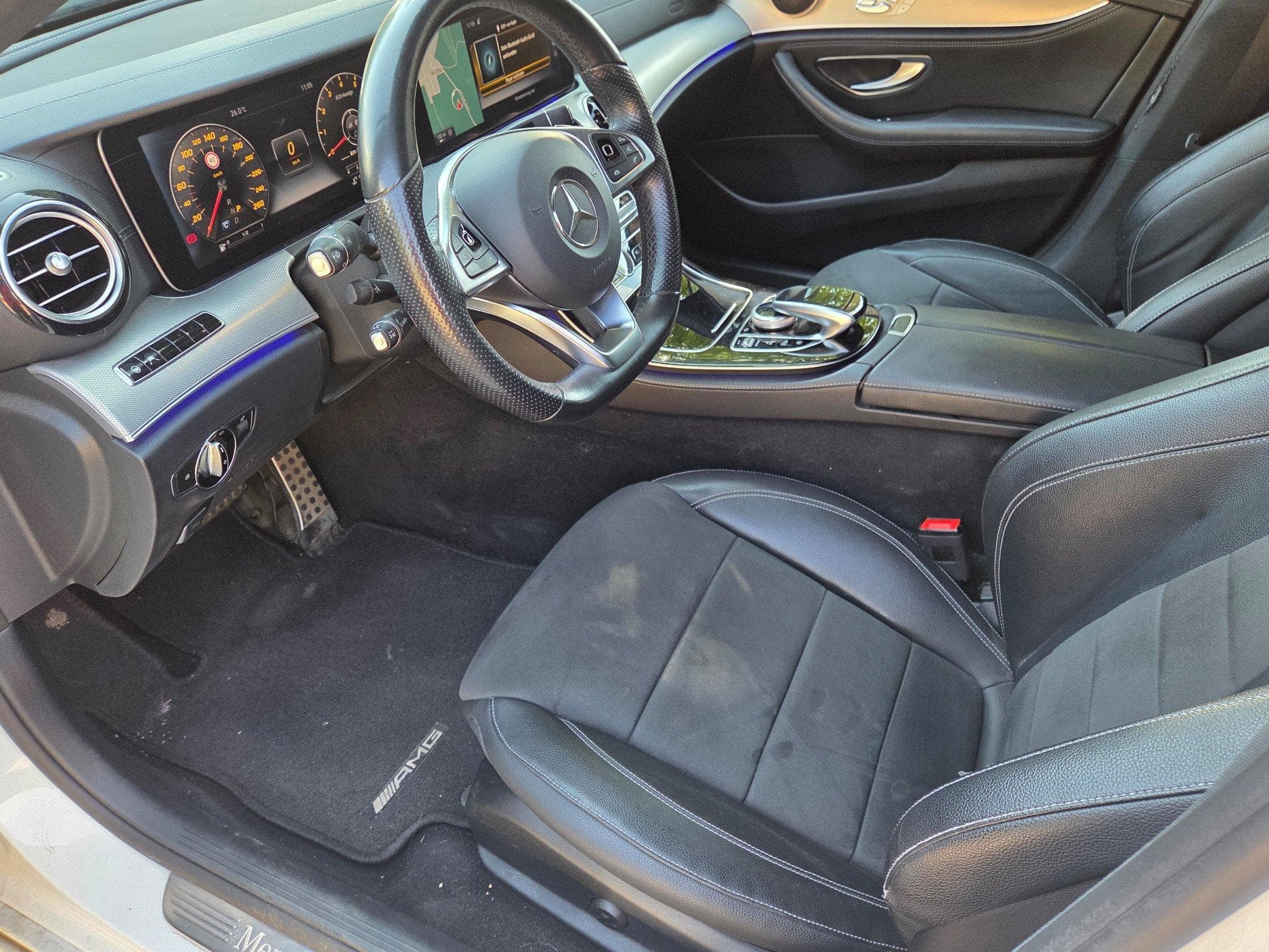 Mercedes E 200 Amg sportpaket line, Revison Merbag (2016) - Photo 3