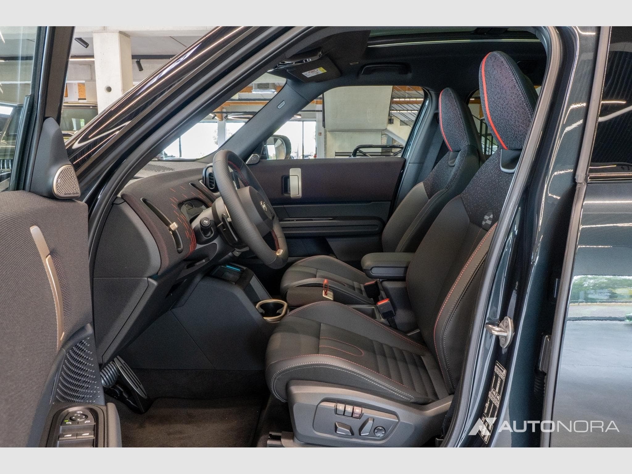 Mini Countryman JCW Countryman ALL4 (2025) - Photo 11