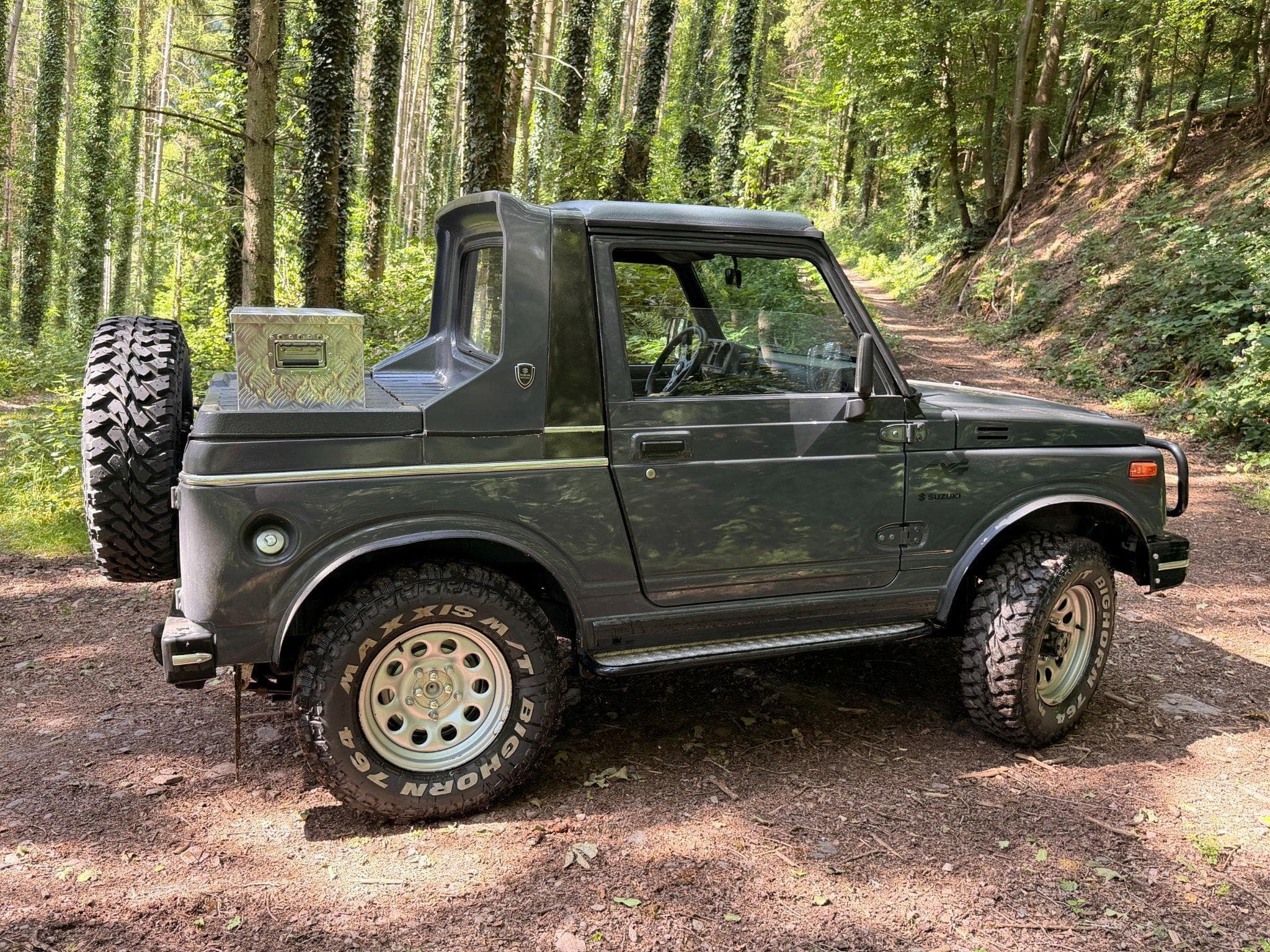 Suzuki SJ413 1.3 Carburateur 5 speed 4x4 (1987) - Photo 2