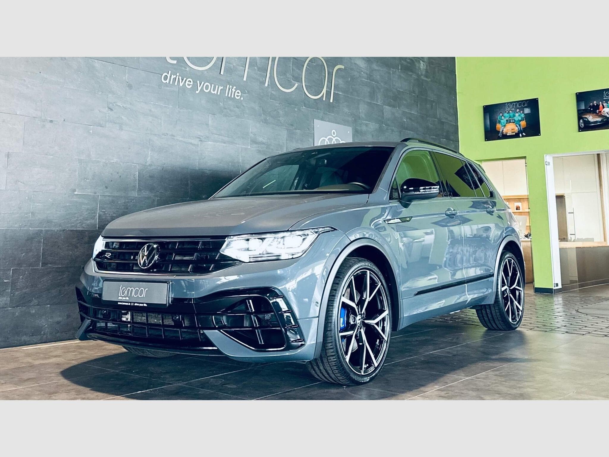 VW Tiguan TIGUAN R 4MOTION TSI DSG (2023) - Photo 2