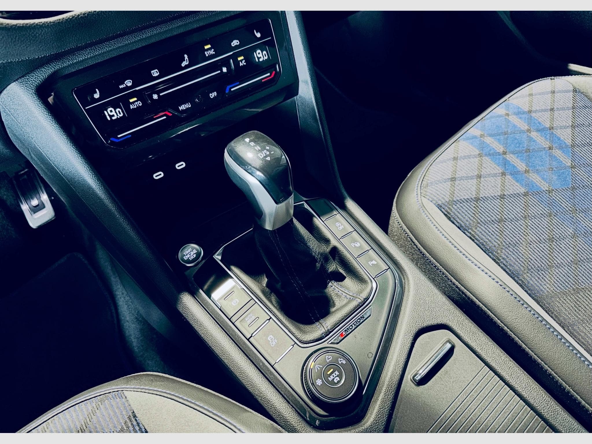 VW Tiguan TIGUAN R 4MOTION TSI DSG (2023) - Photo 9