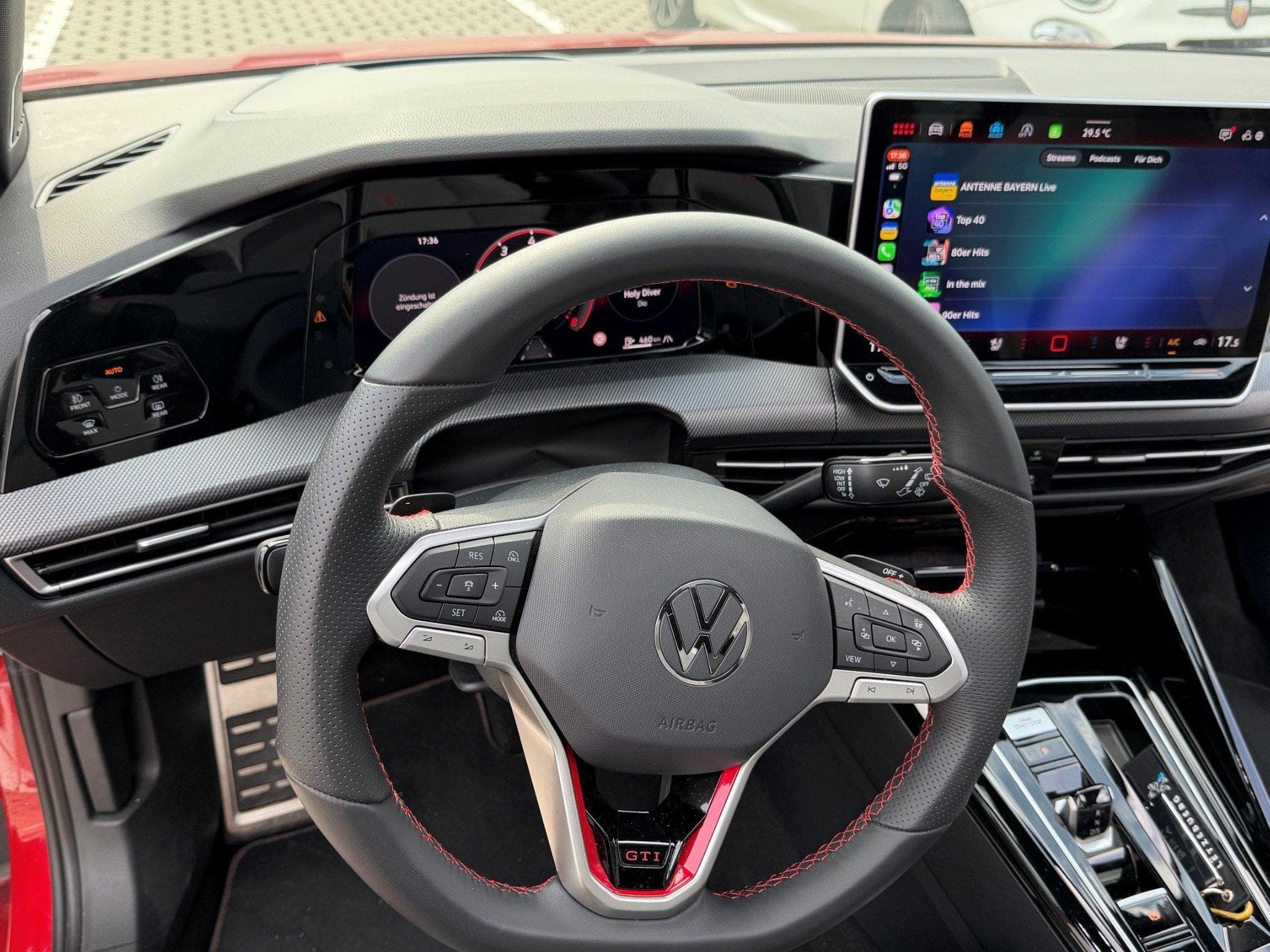 VW GTI Sport (2024) - Photo 2