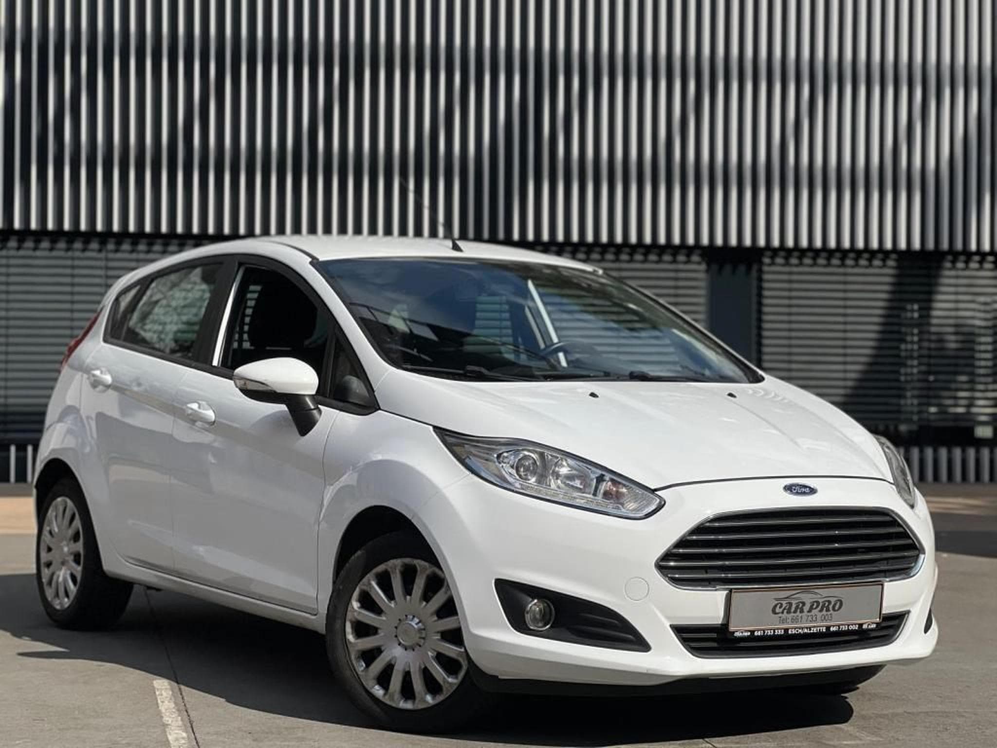 Ford Fiesta Manuelle / Essence (2015) - Photo 2