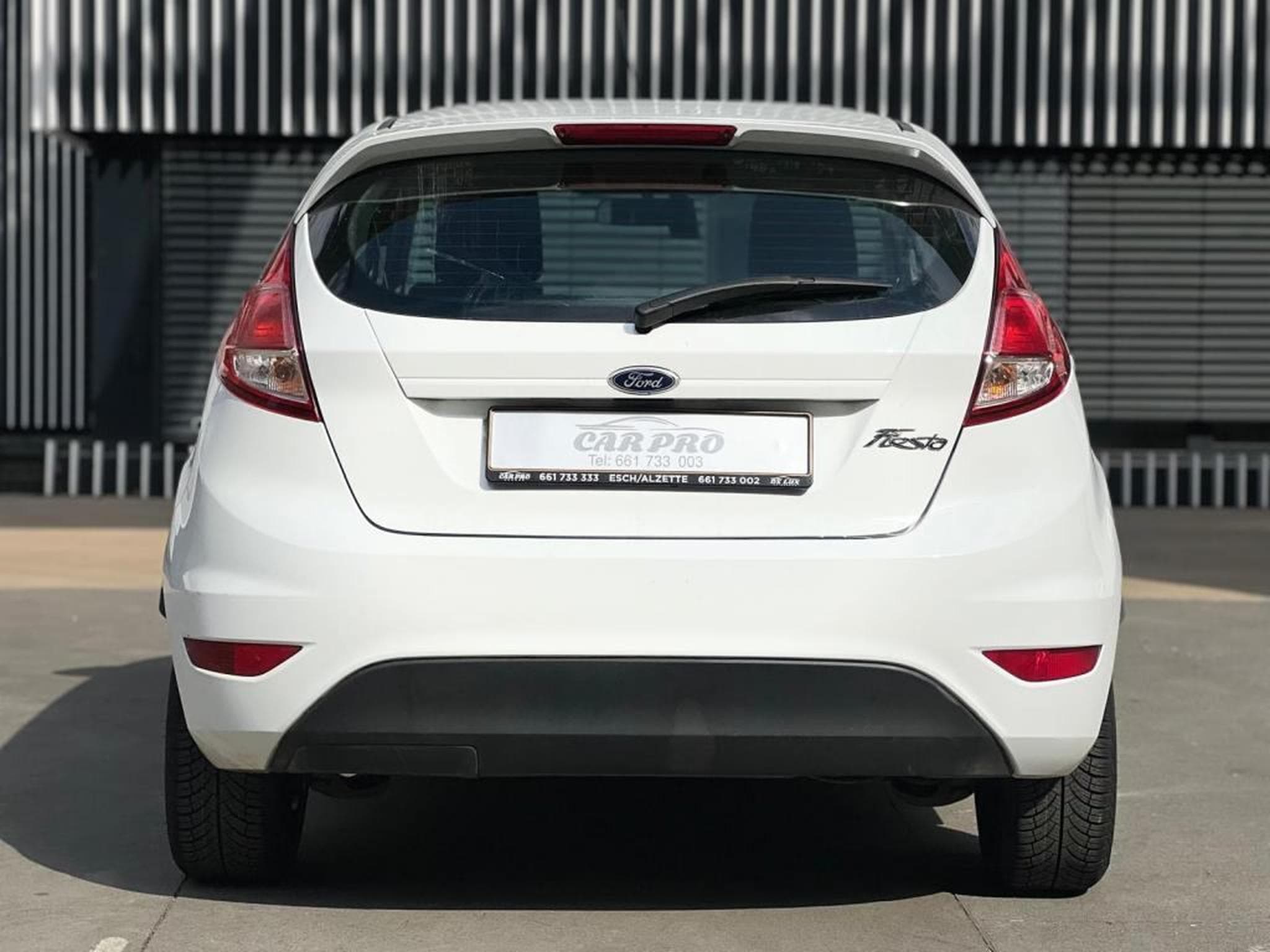 Ford Fiesta Manuelle / Essence (2015) - Photo 6