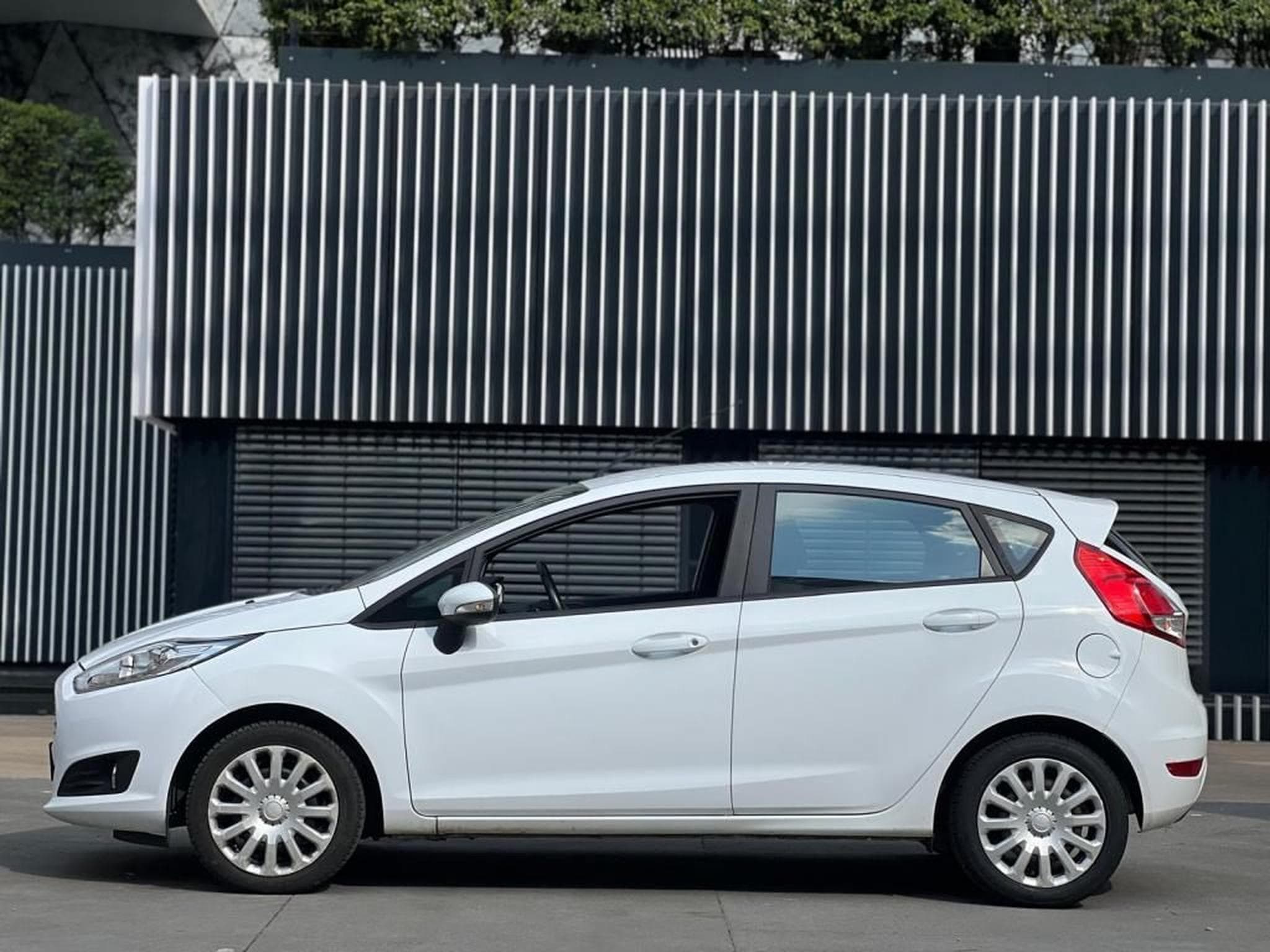 Ford Fiesta Manuelle / Essence (2015) - Photo 7