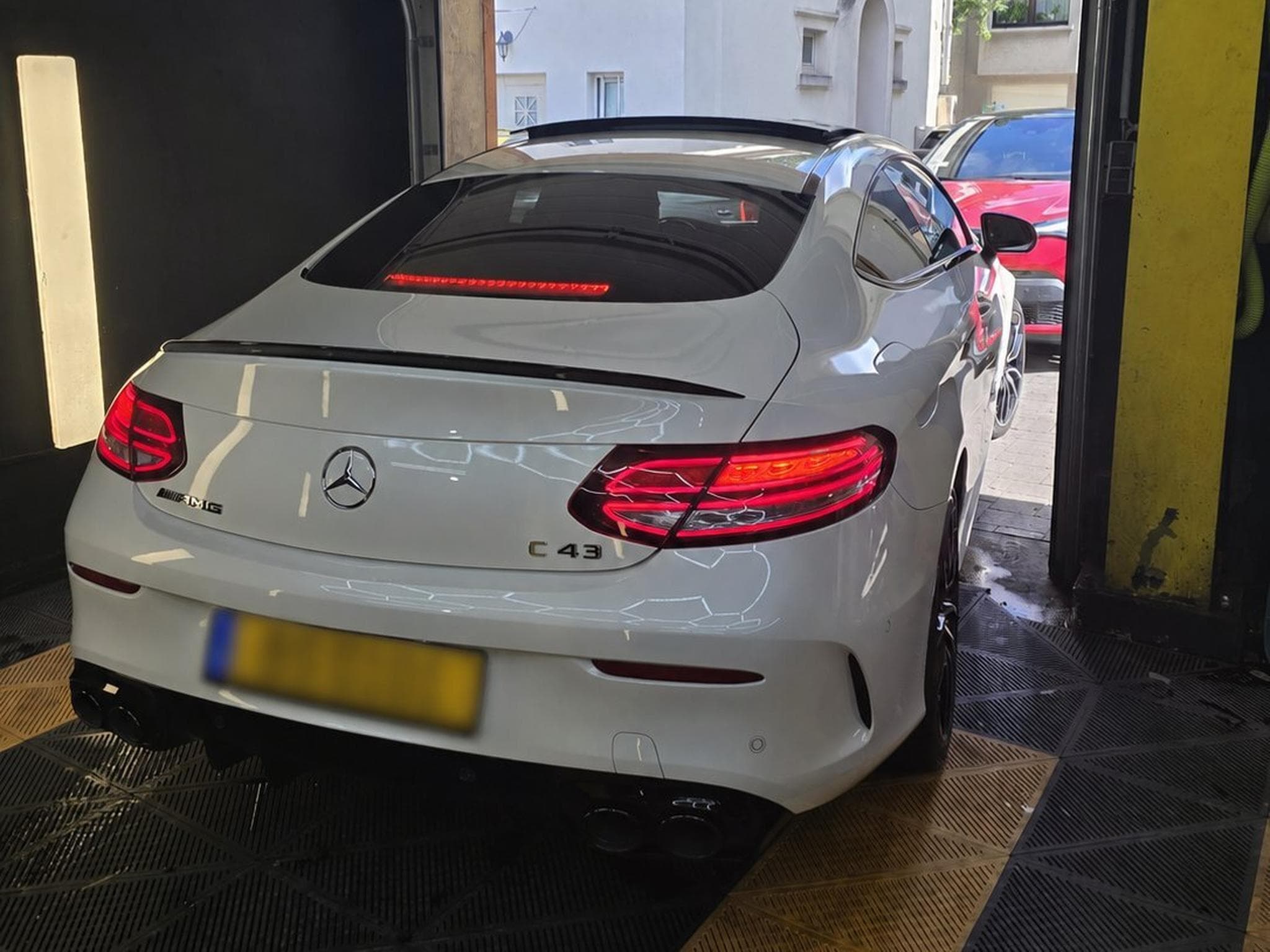 Mercedes C 43 AMG (2019) - Photo 2