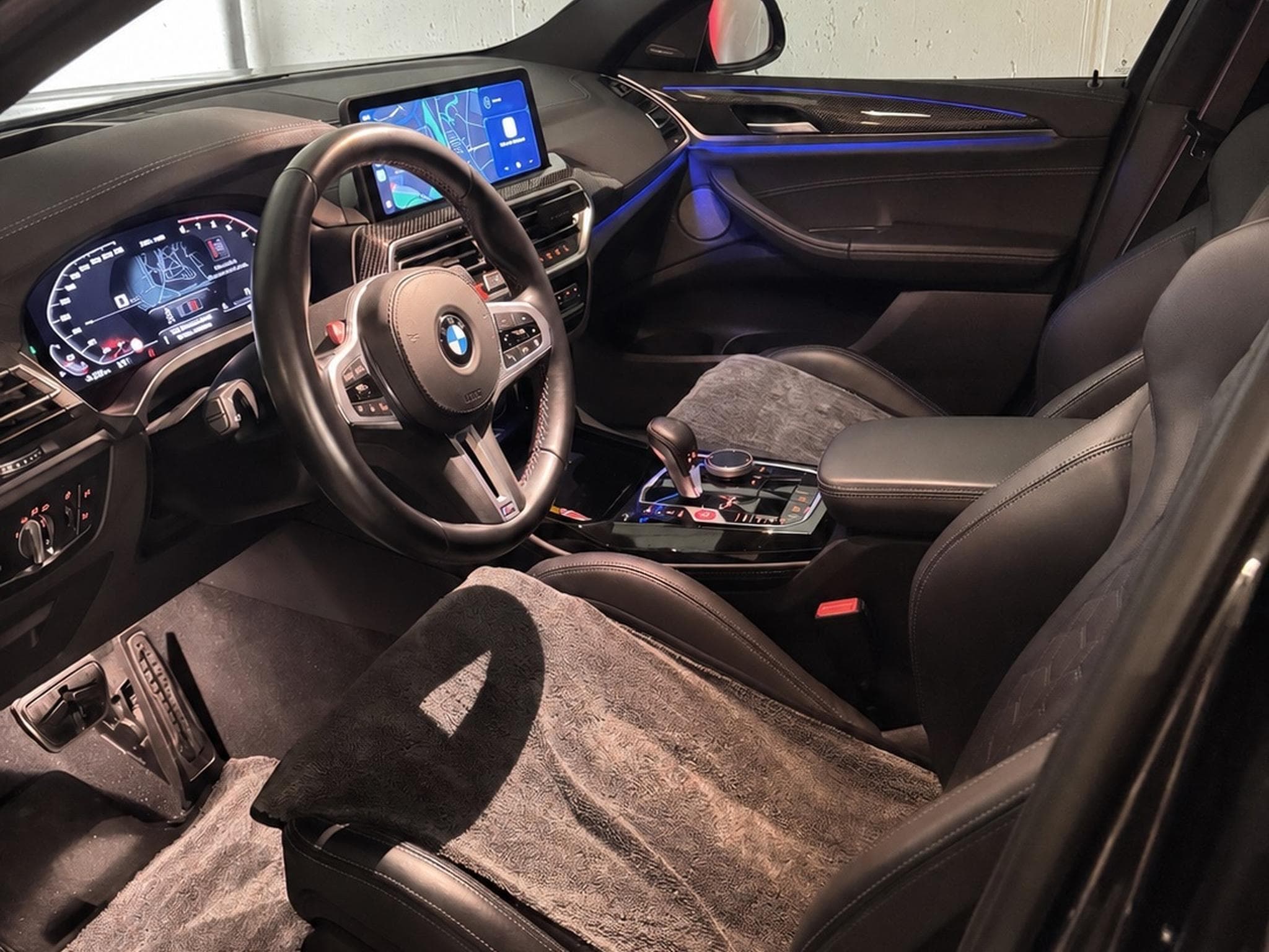 BMW X4M X4M Competition (2024) - Photo 3