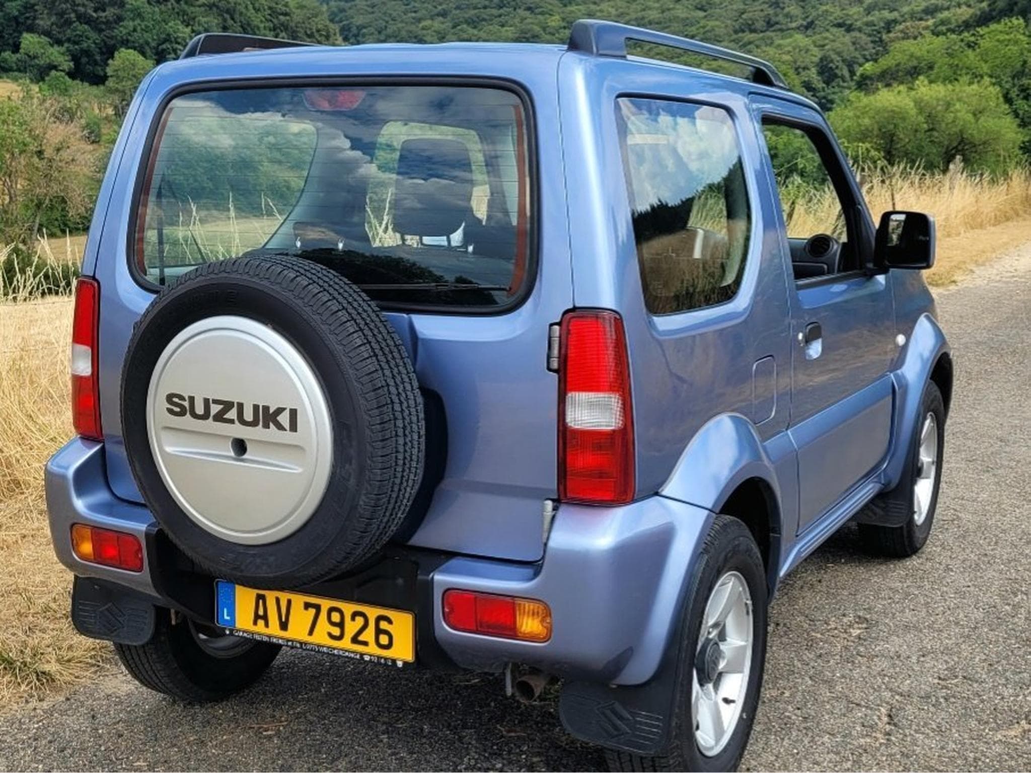 Suzuki Jimny (2012) - Photo 2
