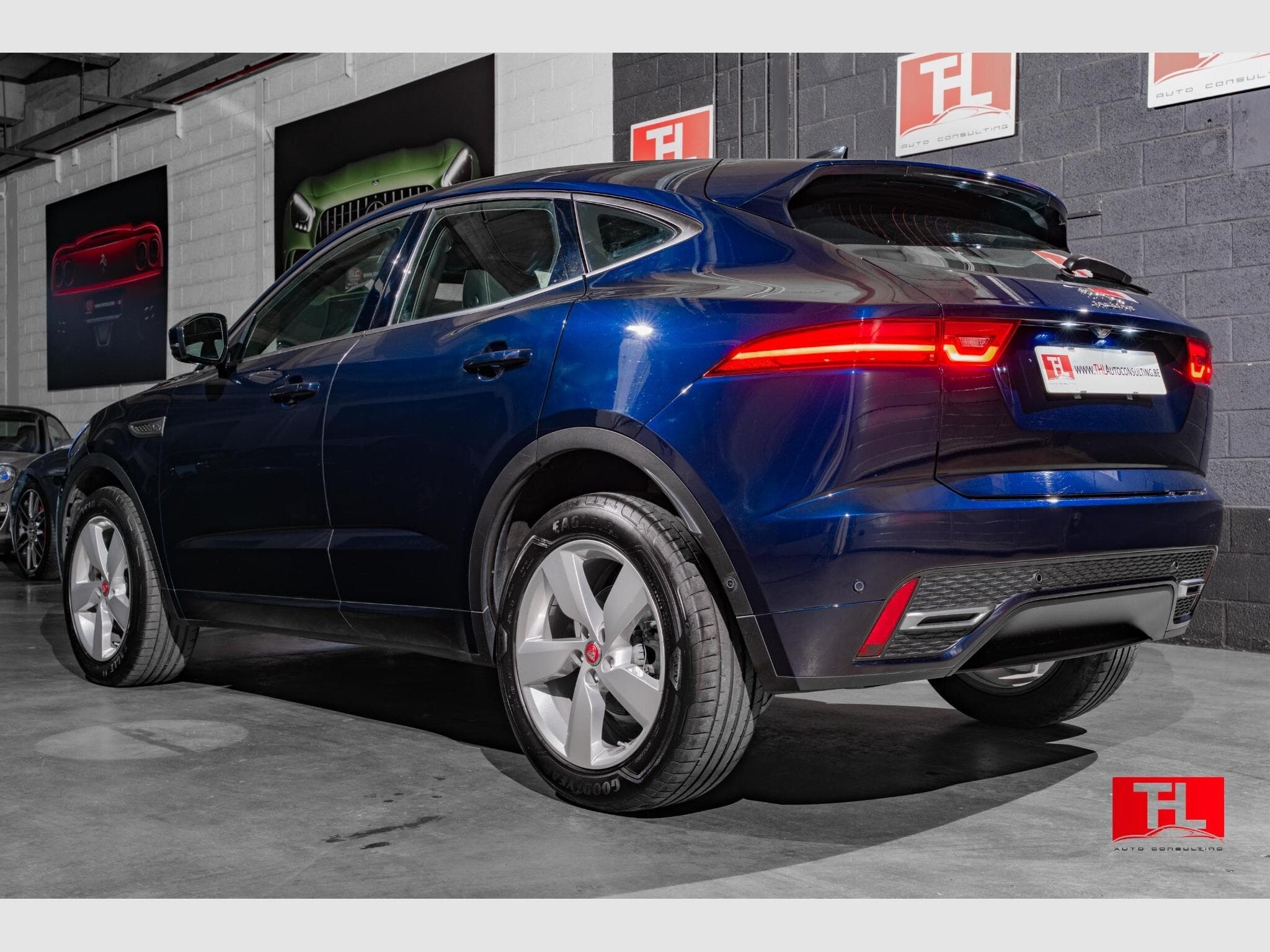 Jaguar E-Pace P160 R-Dynamic S Auto Facelift MY 2021 (2021) - Photo 3