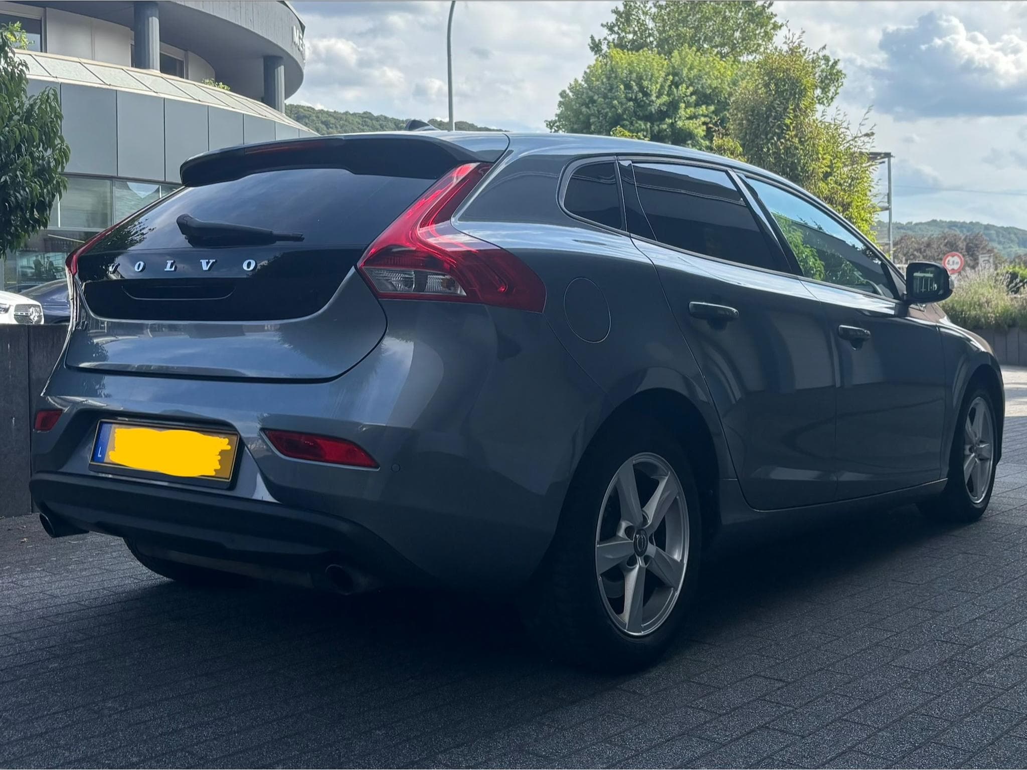 Volvo V40 (2015) - Photo 1