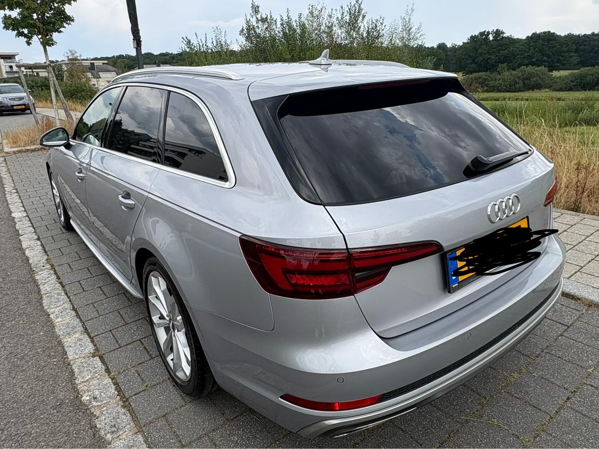 Audi A4 S-Line (2019) - Photo 3