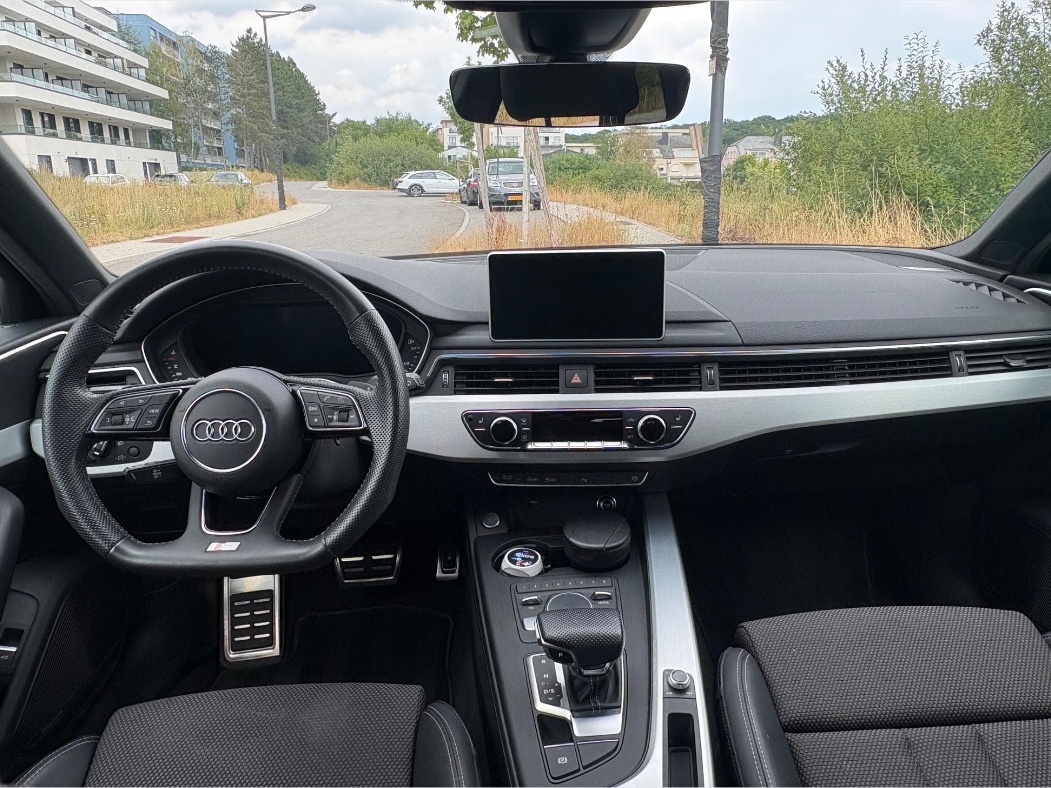 Audi A4 S-Line (2019) - Photo 8