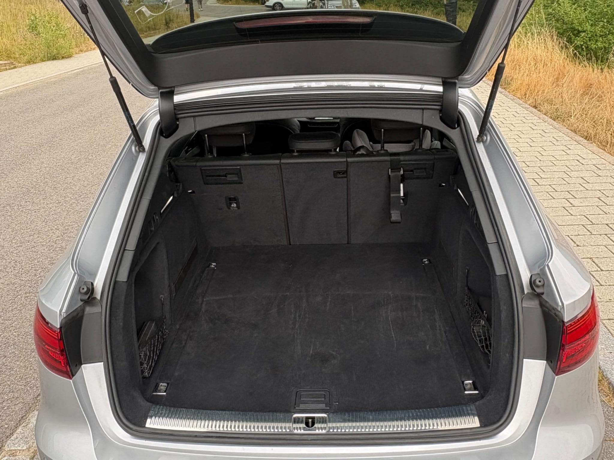 Audi A4 S-Line (2019) - Photo 10