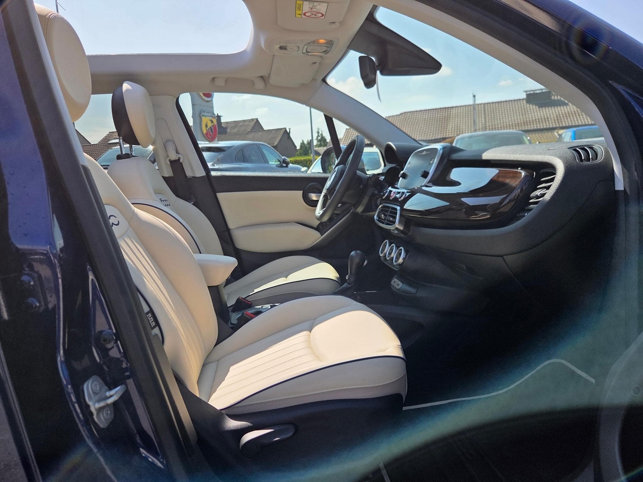 Fiat 500X DOLCEVITA YACHT CLUB CAPRI (2022) - Photo 10