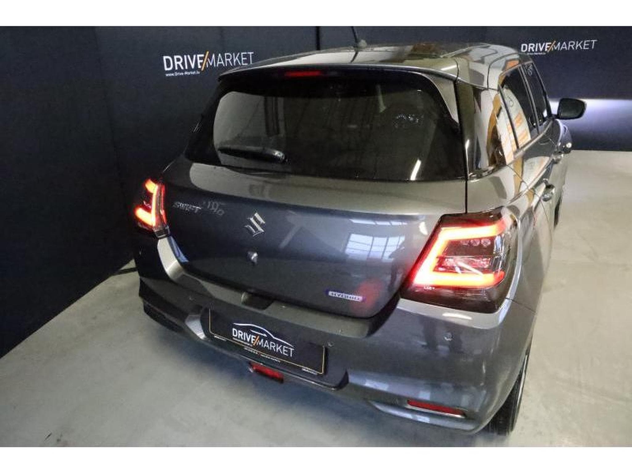 Suzuki Swift GL+ (2026) - Photo 17