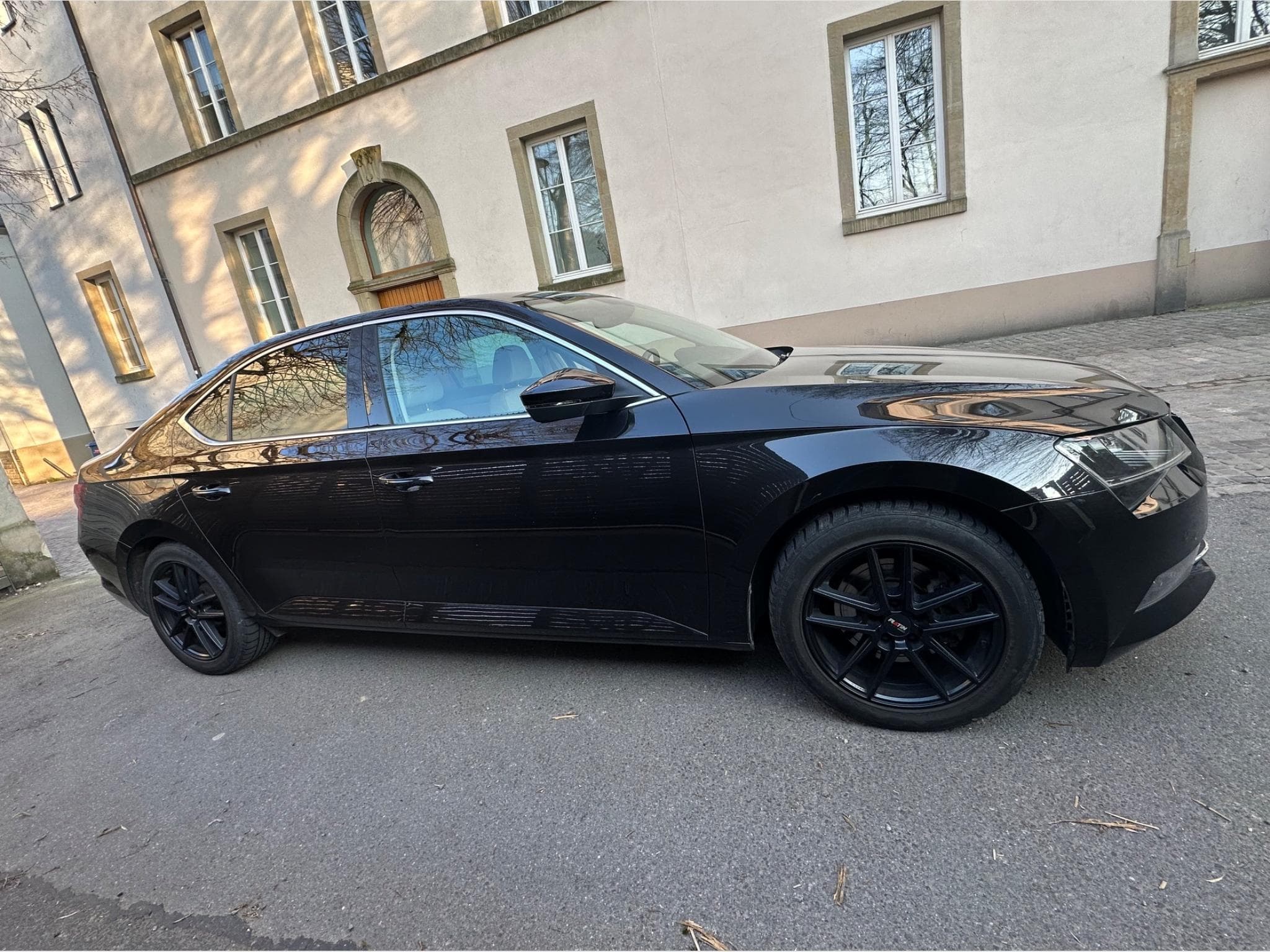 Skoda Superb (2017) - Photo 3