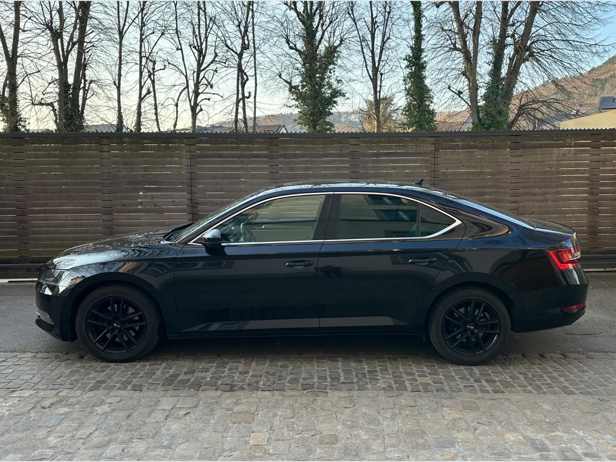 Skoda Superb (2017) - Photo 4