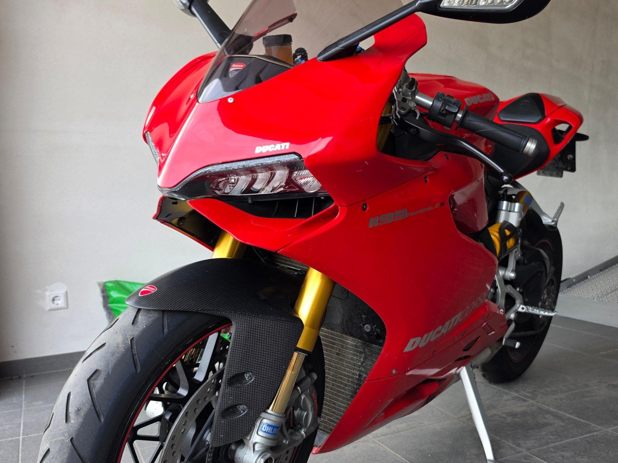 Ducati 1199 Panigale 1199 S (2012) - Photo 2
