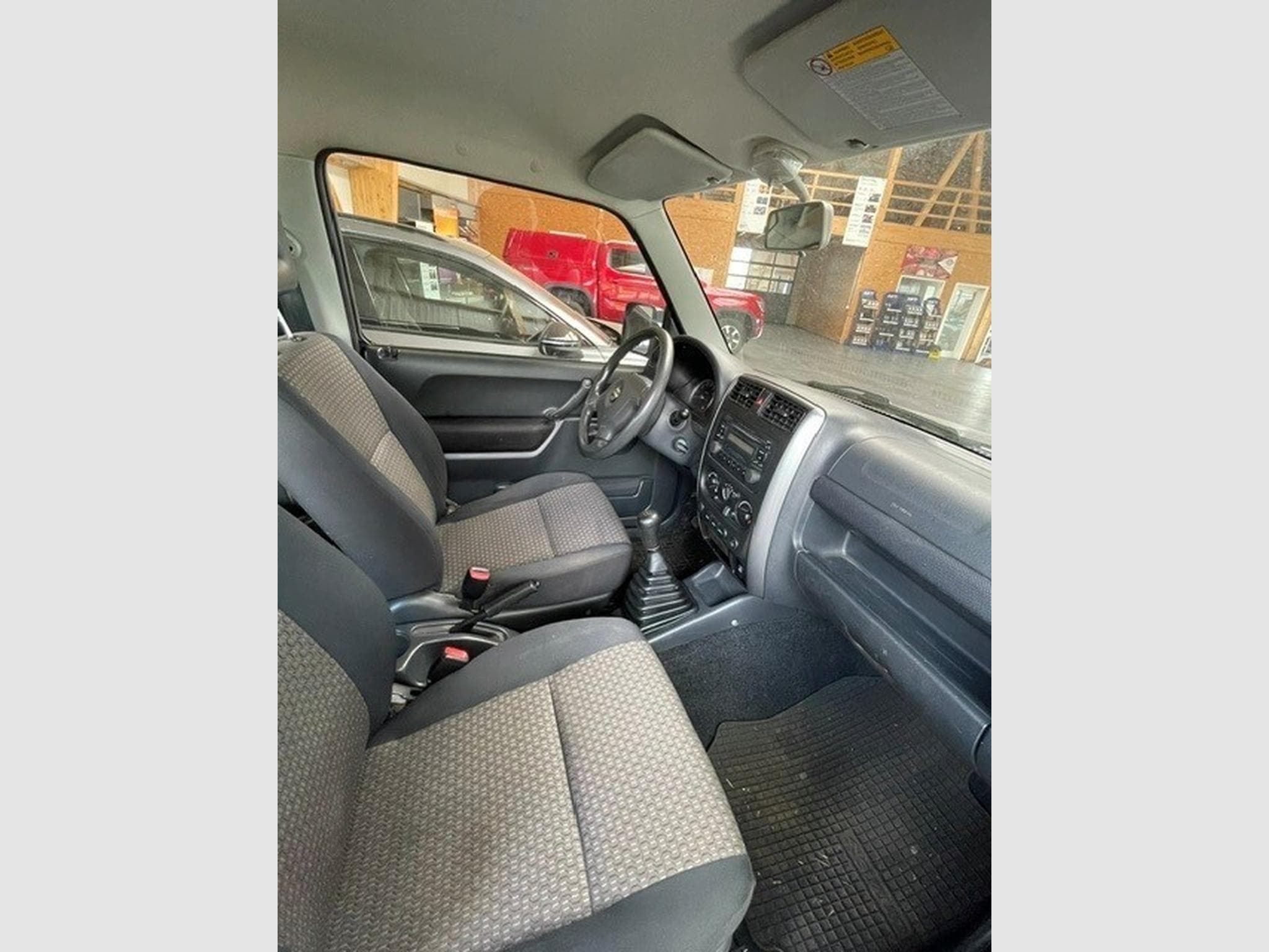 Suzuki Jimny 1.3 (2011) - Photo 5