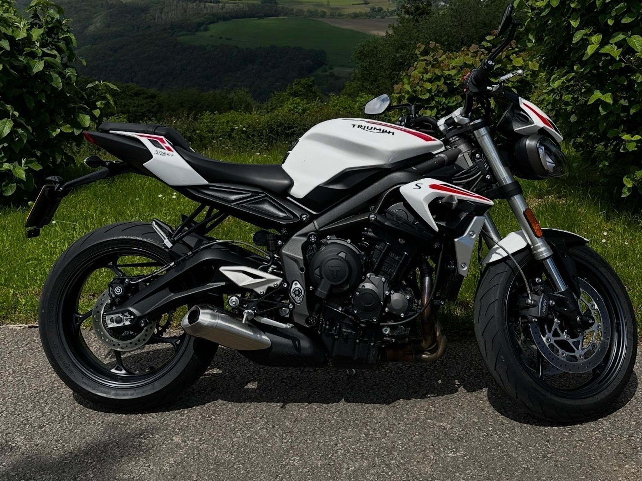 Triumph Street Triple 660 s (2020) - Photo 2