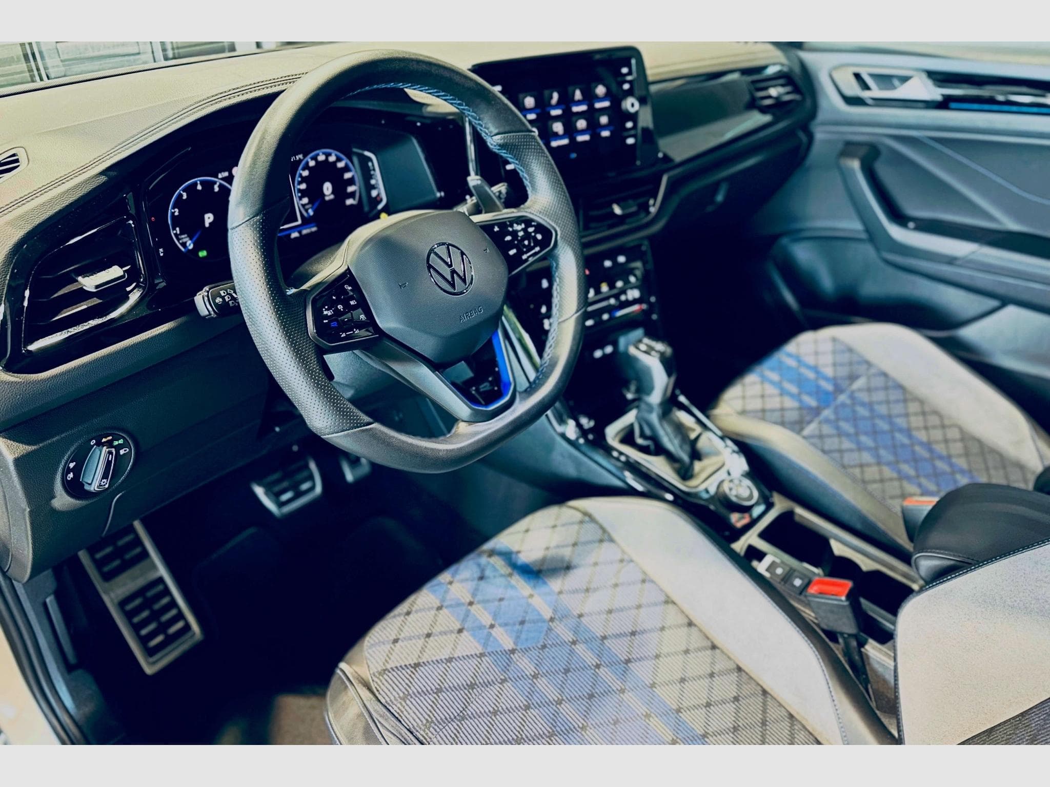 VW T-Roc T-ROC R 4MOTION TSI DSG (2025) - Photo 7