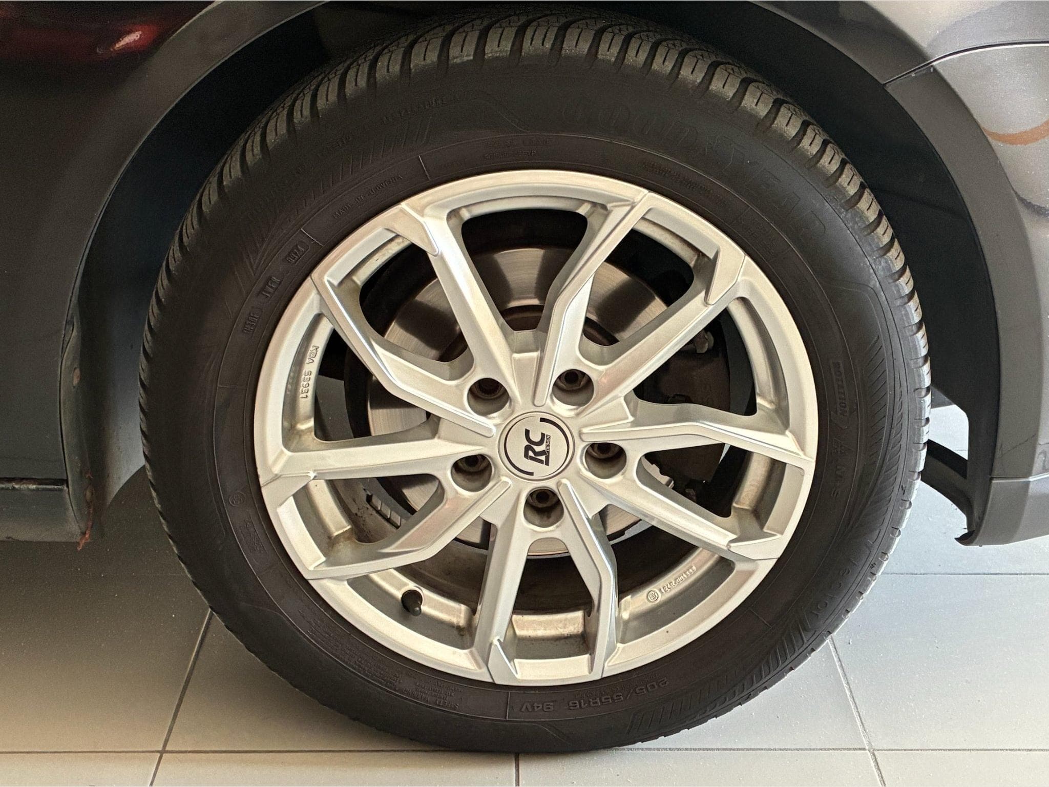 VW Jetta 2.0L TDI Clean Diesel (2009) - Photo 9