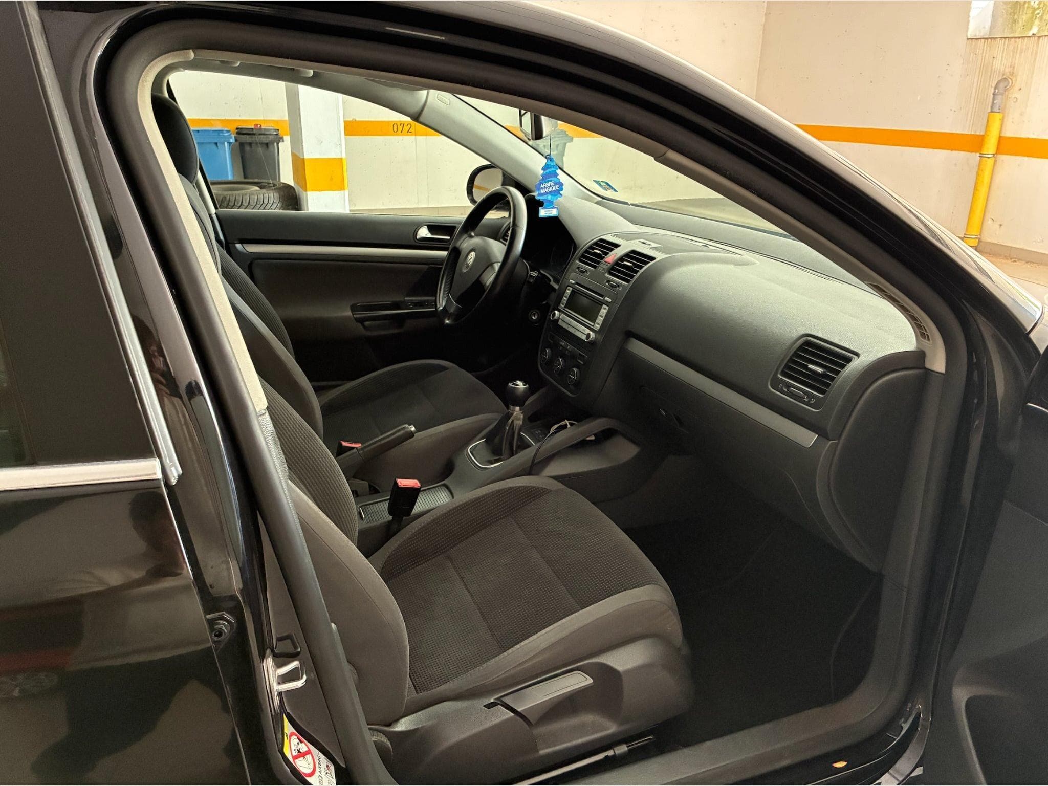VW Jetta 2.0L TDI Clean Diesel (2009) - Photo 11