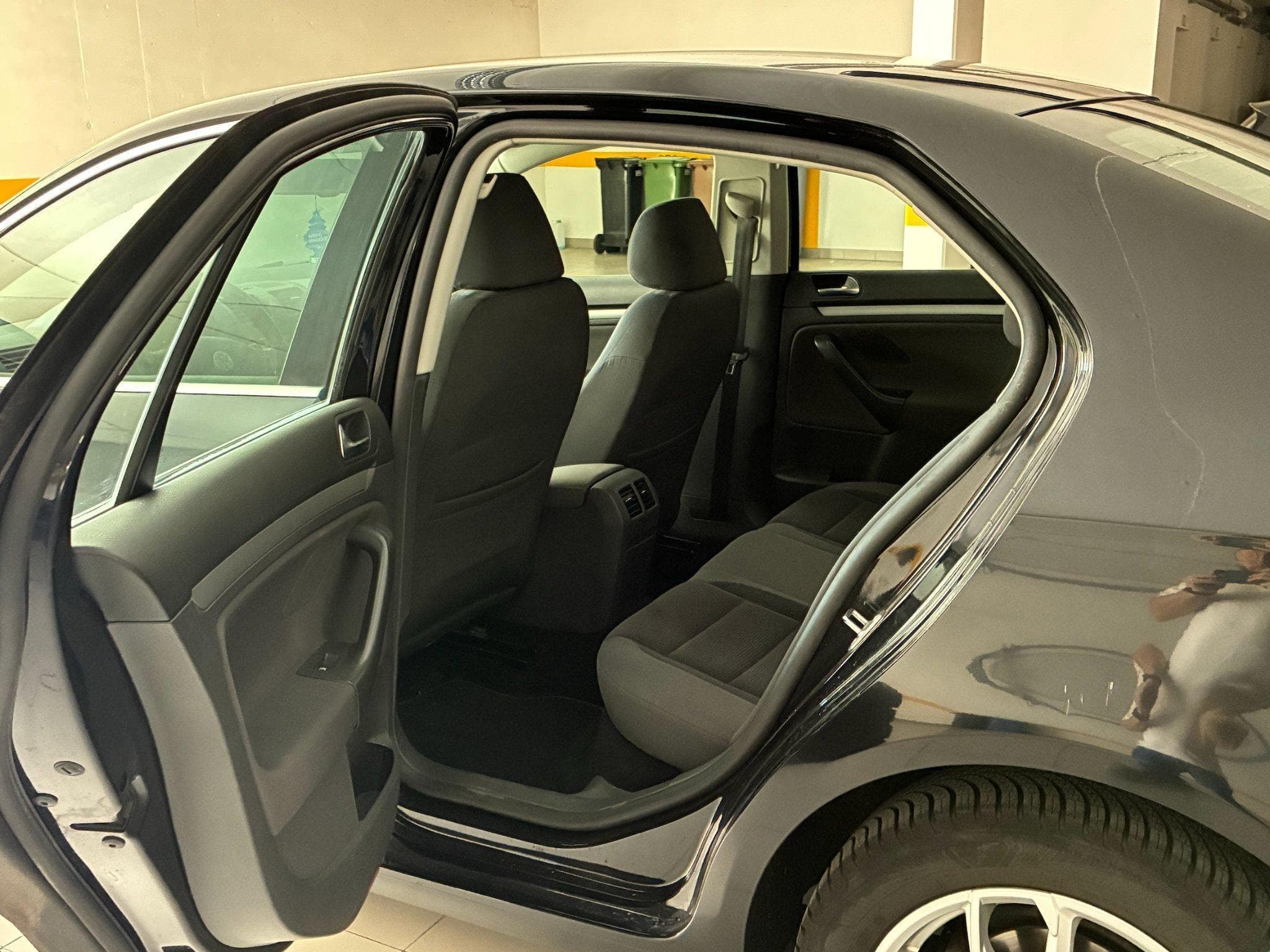 VW Jetta 2.0L TDI Clean Diesel (2009) - Photo 13