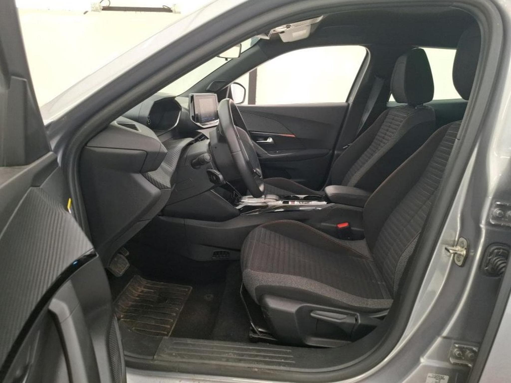 Peugeot 2008 Active Pack - Electrique (2023) - Photo 2