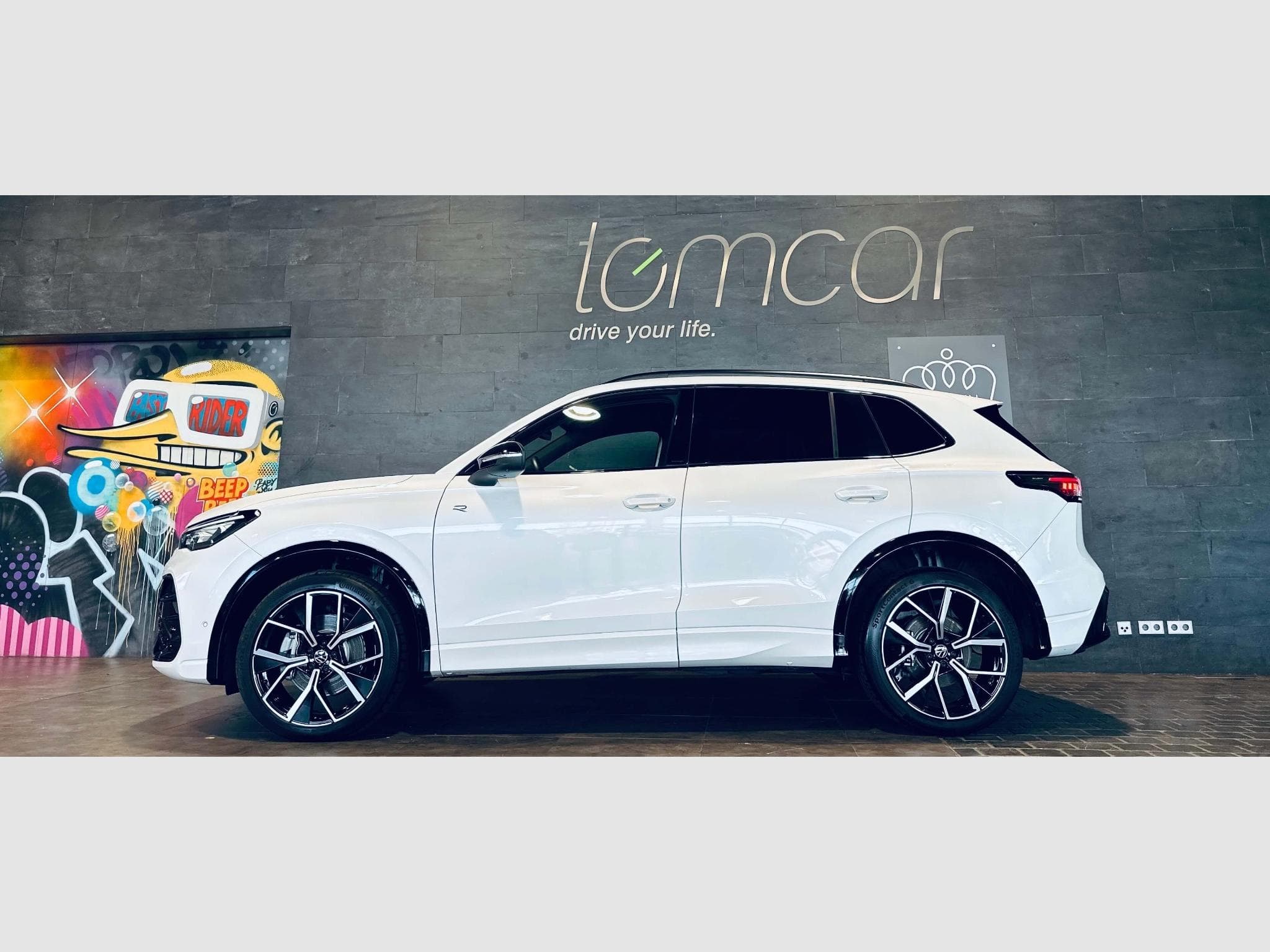 VW Tiguan TIGUAN R-LINE TSI 4MOTION DSG (2025) - Photo 1