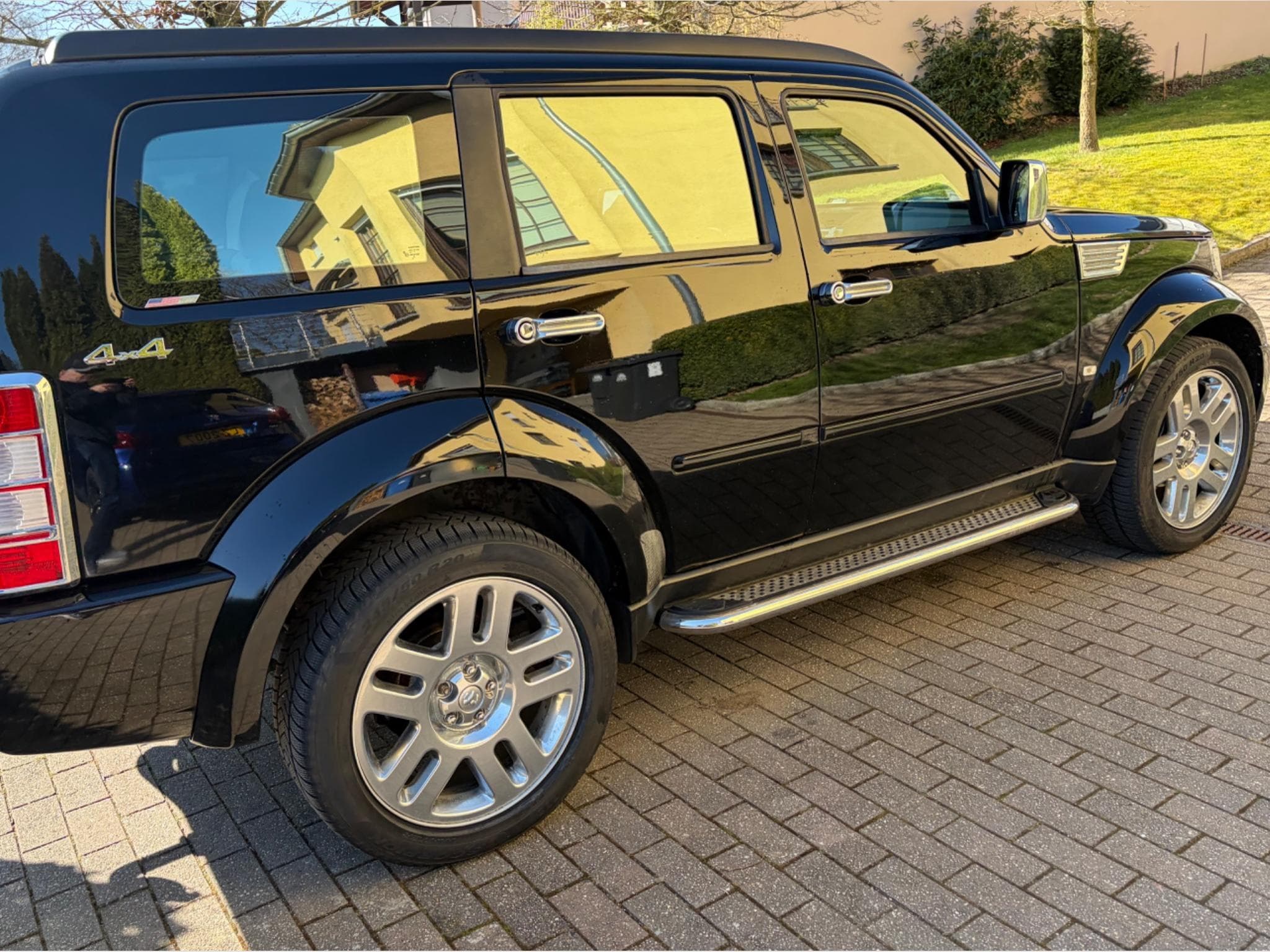 Dodge Nitro SXT (2007) - Photo 2