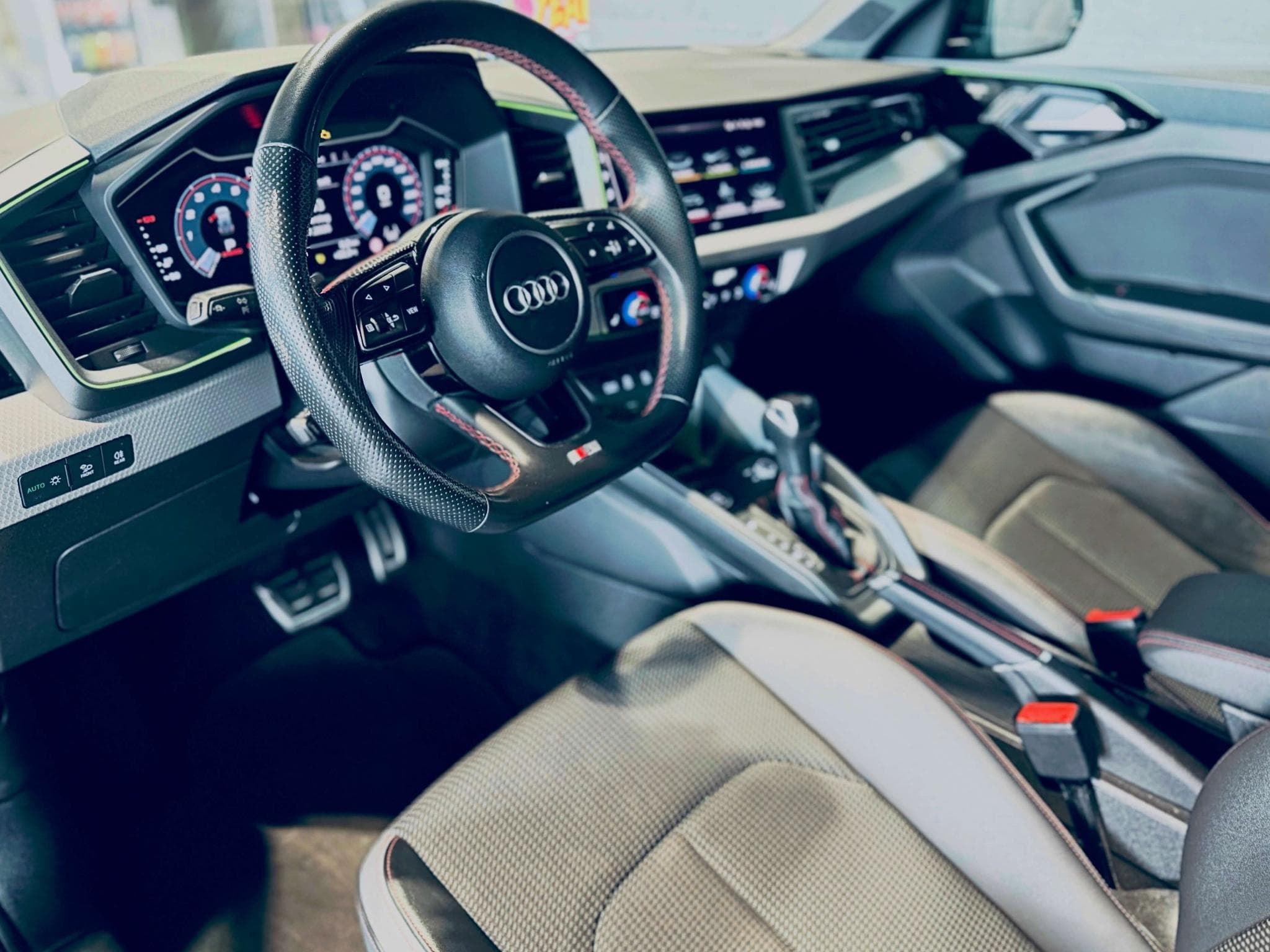 Audi A1 A1 SPORTBACK S-LINE 40 TFSI S-TRONIC (2023) - Photo 8