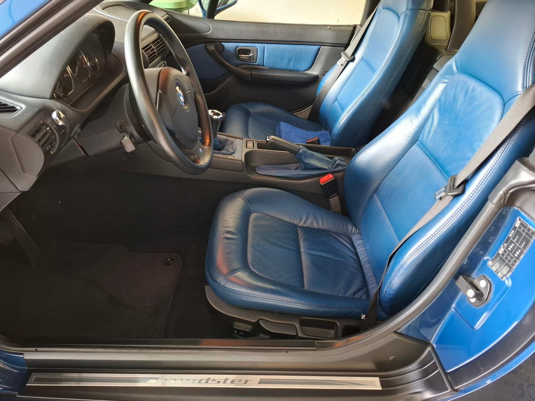 BMW Z3 2.0L 6 cyl. avec hardtop d'origine (1999) - Photo 2