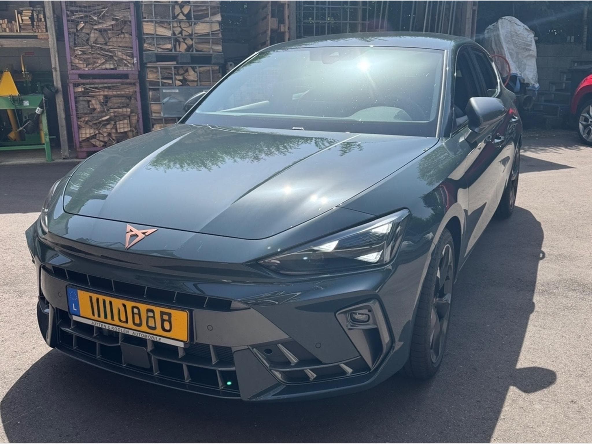 Cupra Leon (2025) - Photo 1