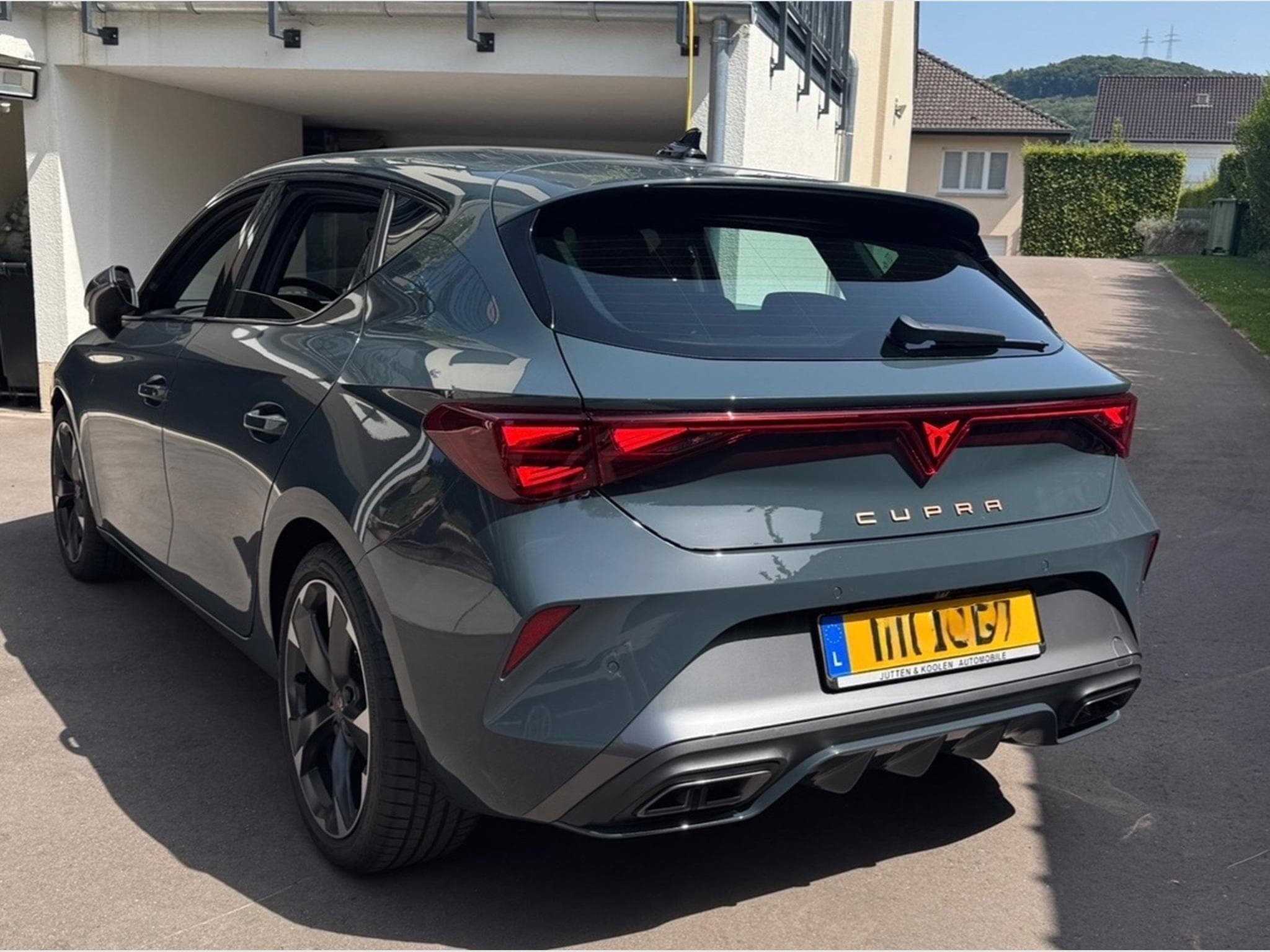 Cupra Leon (2025) - Photo 2