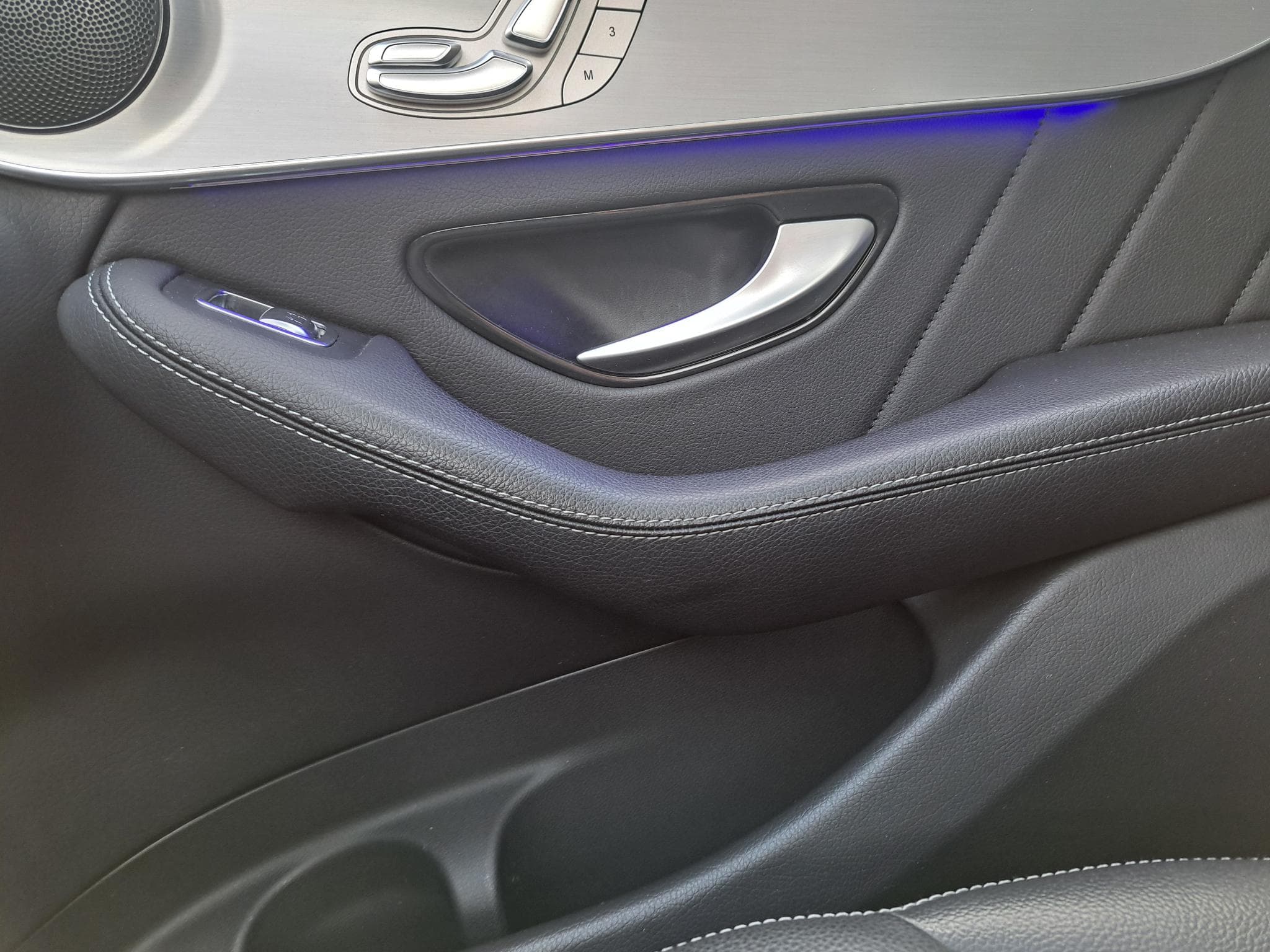 Mercedes GLC 220 D Coupé 194CV 4Matic AMG-Line Full Options (2022) - Photo 23
