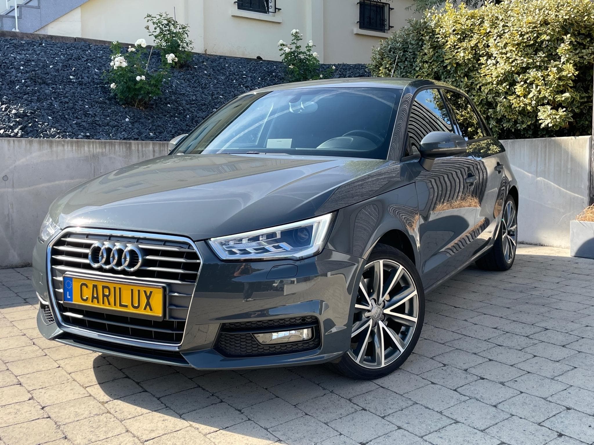 Audi A1 1.4 TFSI Sportback S-Tronic (2015) - Photo 2