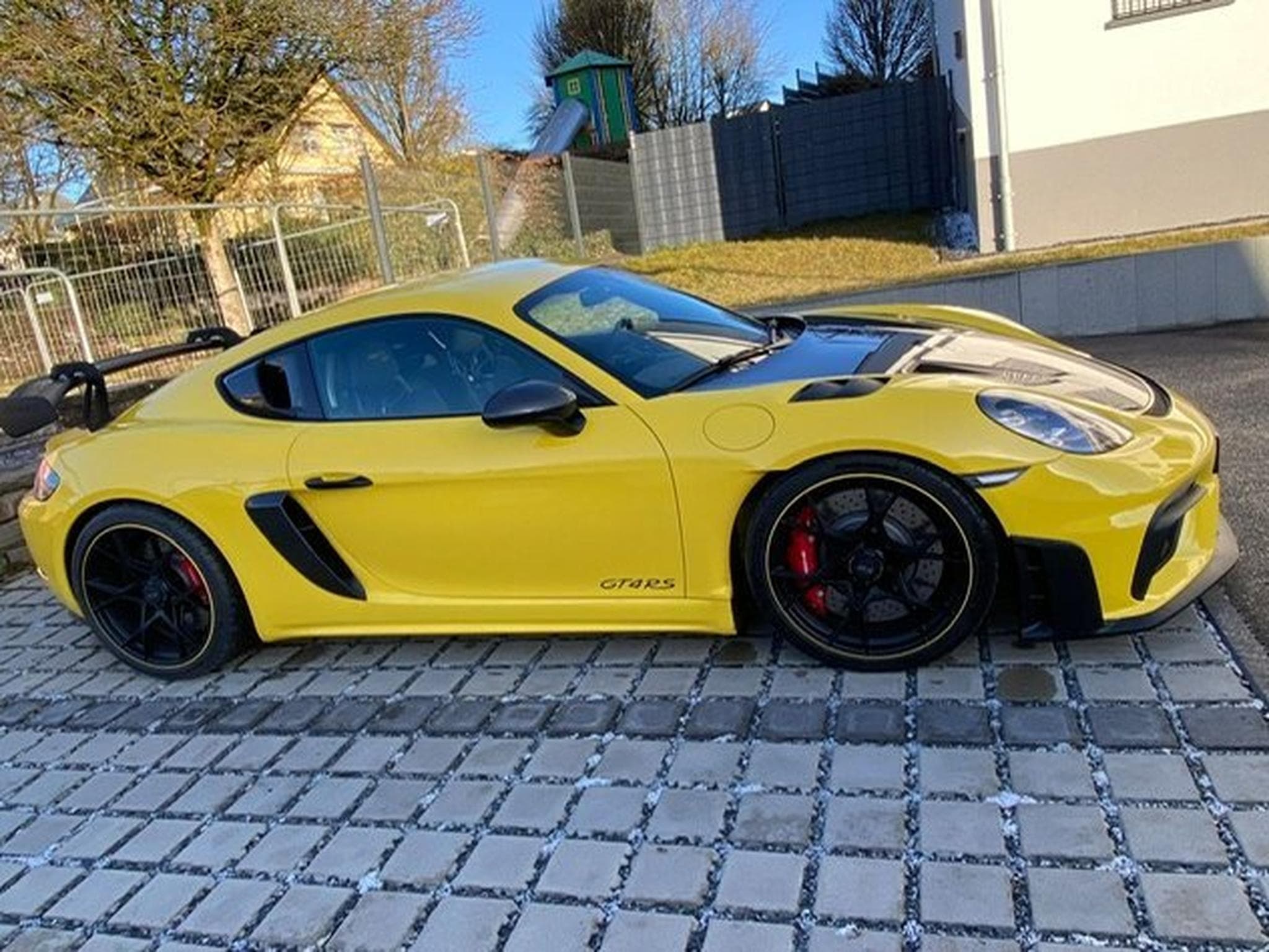 Porsche 718 GT4RS (2023) - Photo 3