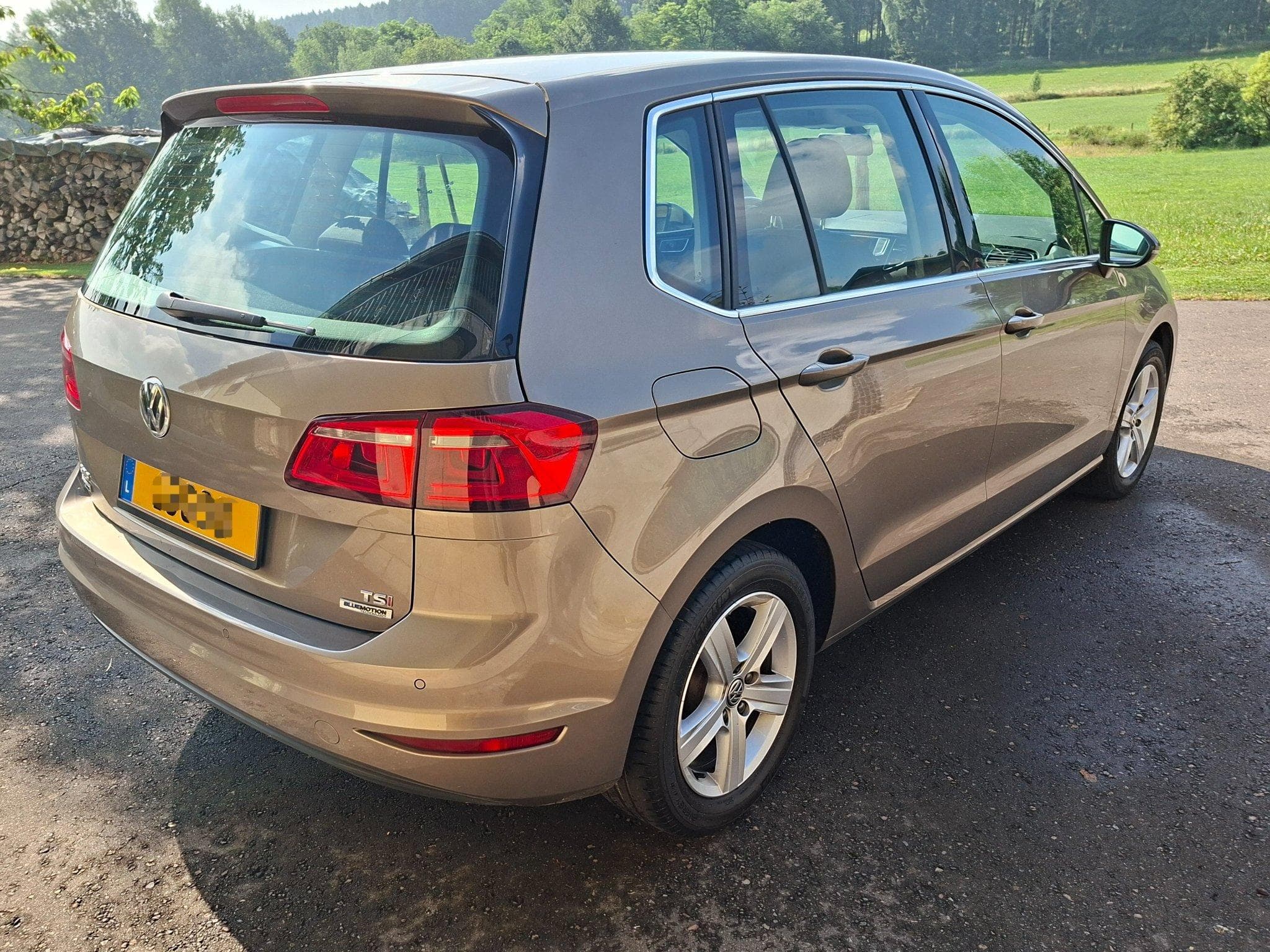 VW Golf VII Sportsvan (2014) - Photo 3