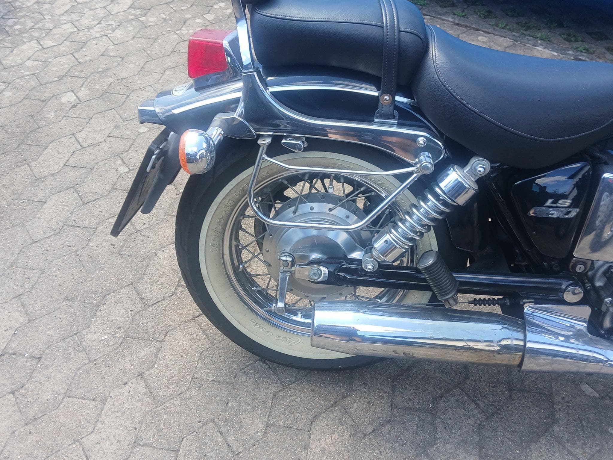 Suzuki LS Savage 650 (1999) - Photo 2