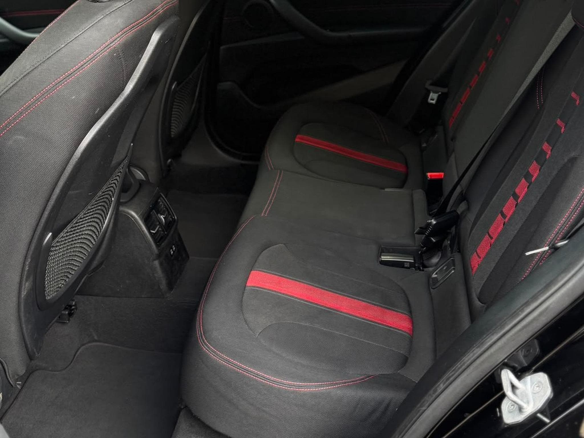 BMW X1 SDrive 18D (2019) - Photo 8
