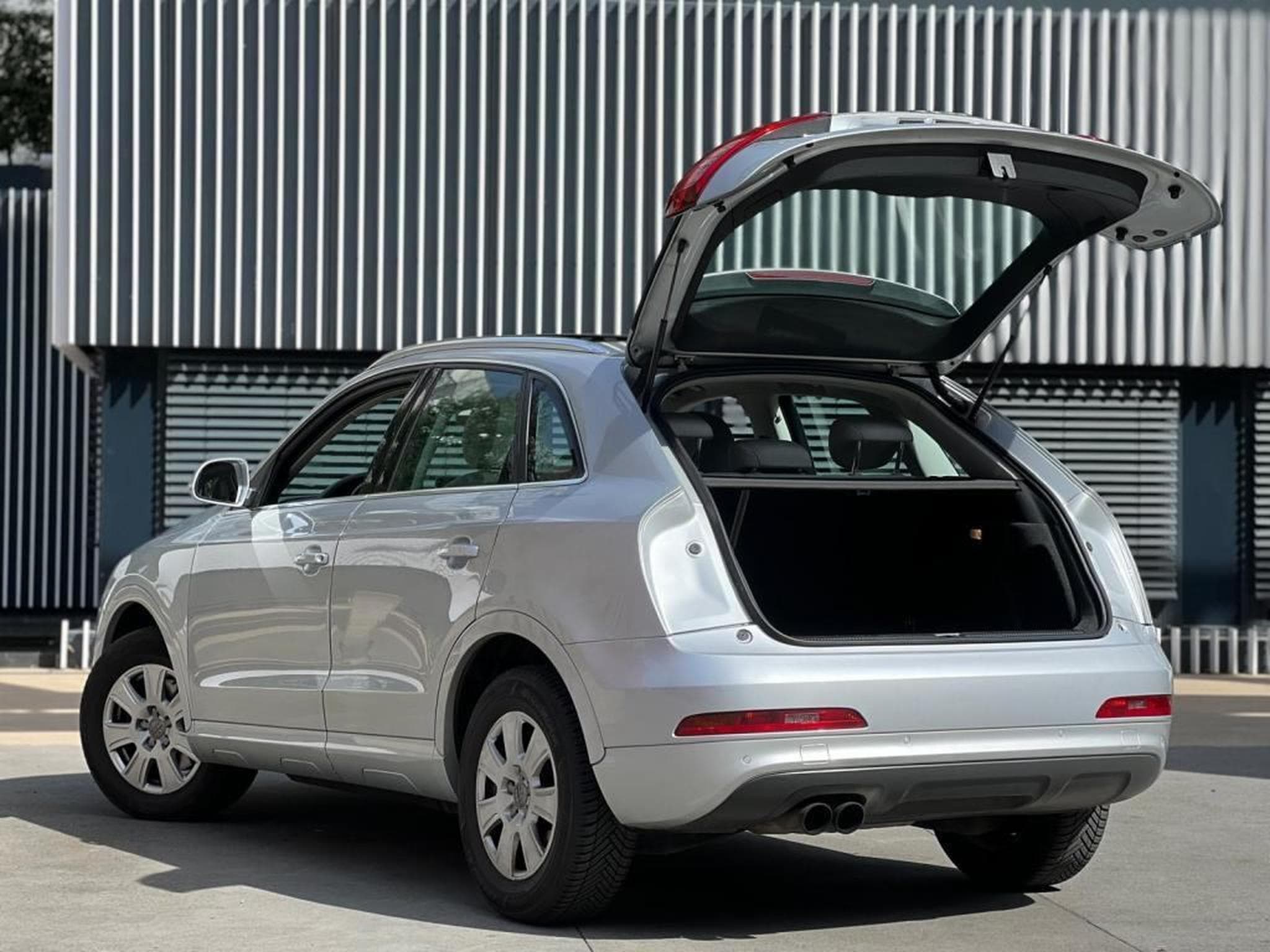 Audi Q3 AUTOMATIQUE / QUATTRO / ESSENCE / PANORAMIQUE (2012) - Photo 8