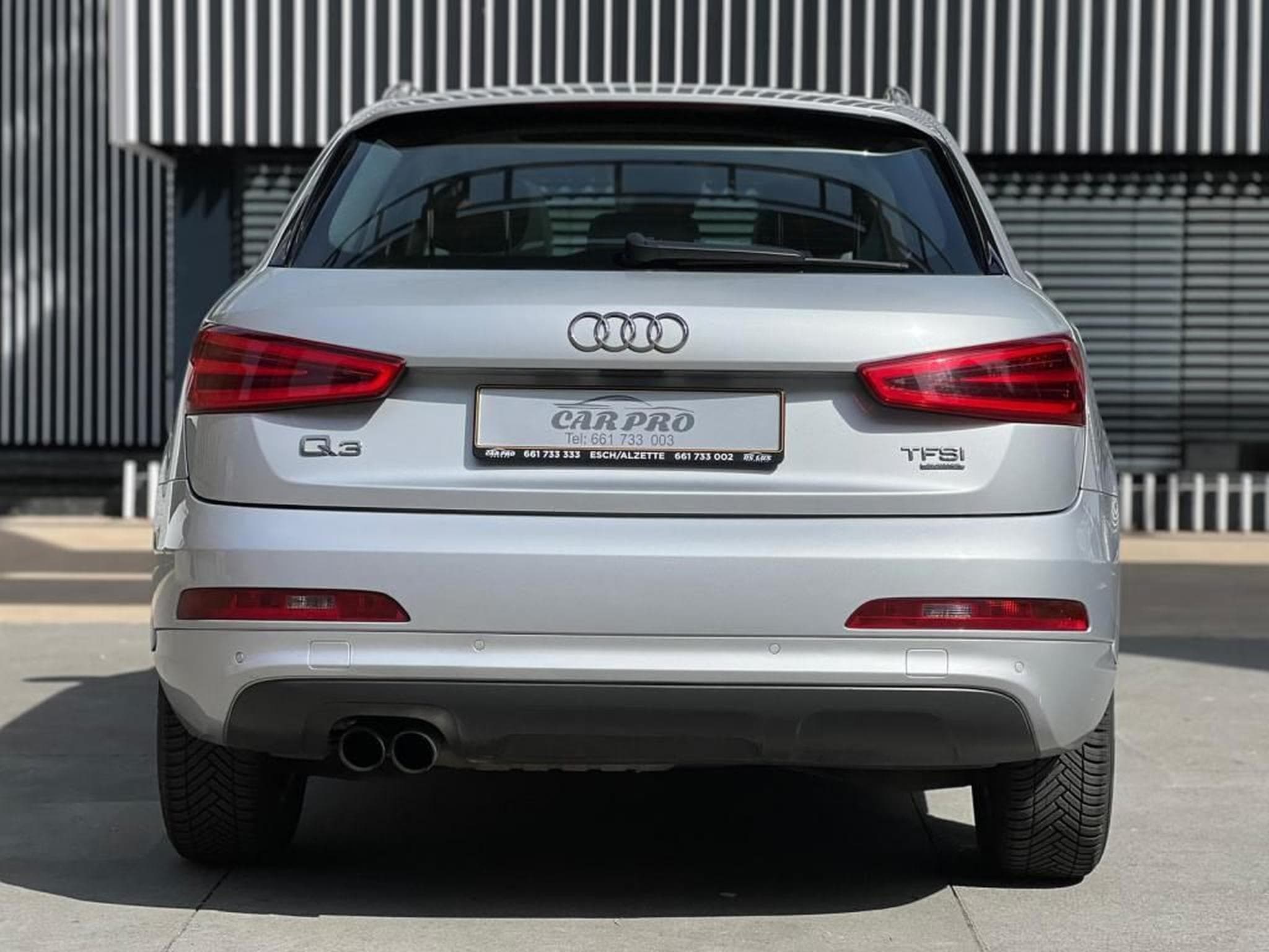 Audi Q3 AUTOMATIQUE / QUATTRO / ESSENCE / PANORAMIQUE (2012) - Photo 6