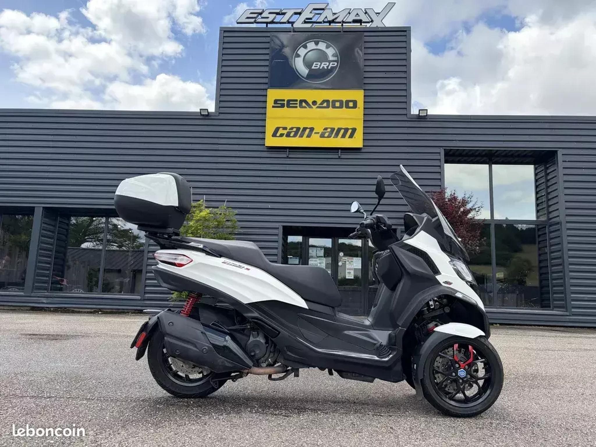 Piaggio MP3 (2023) - Photo 3