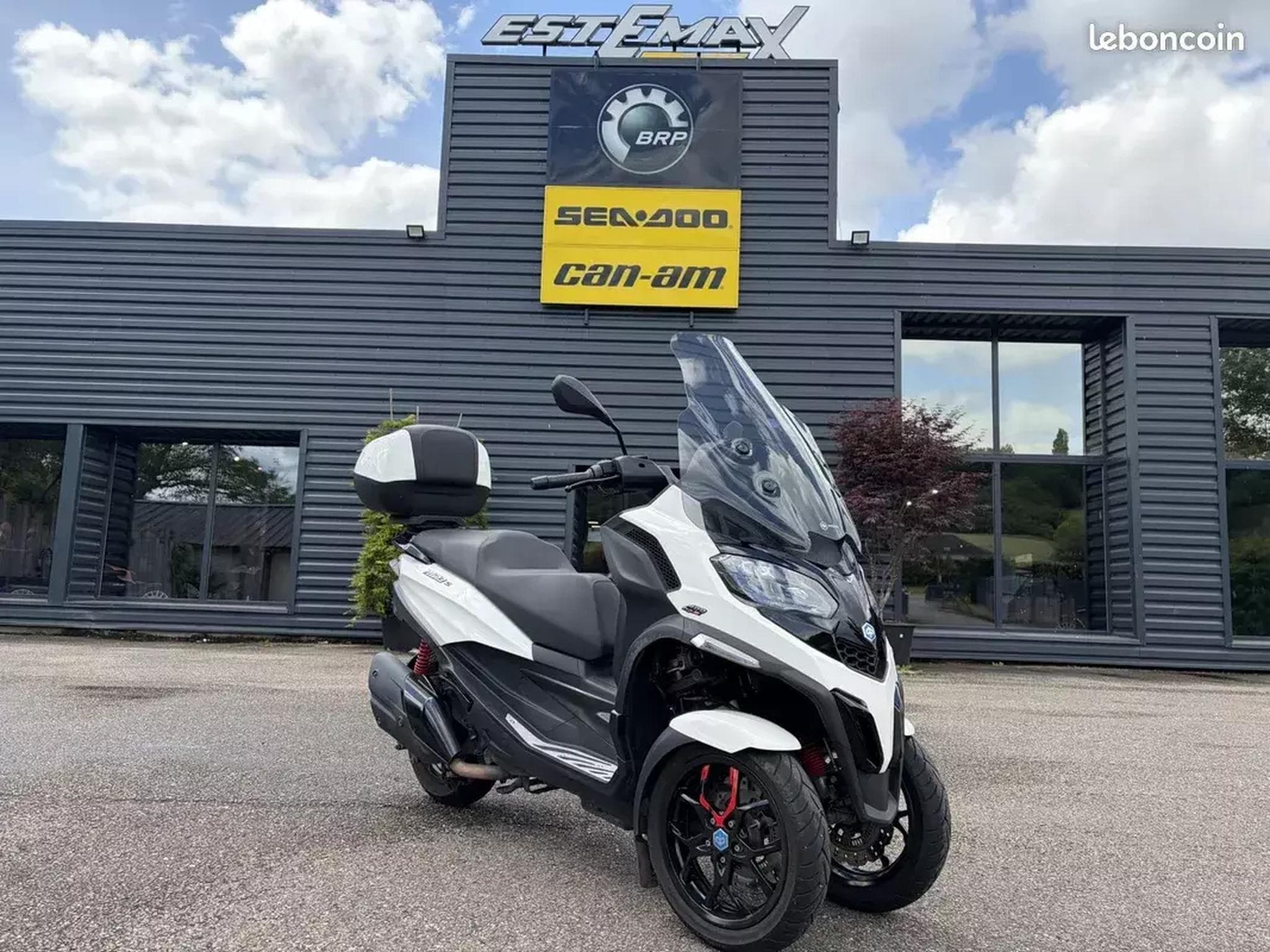 Piaggio MP3 (2023) - Photo 1