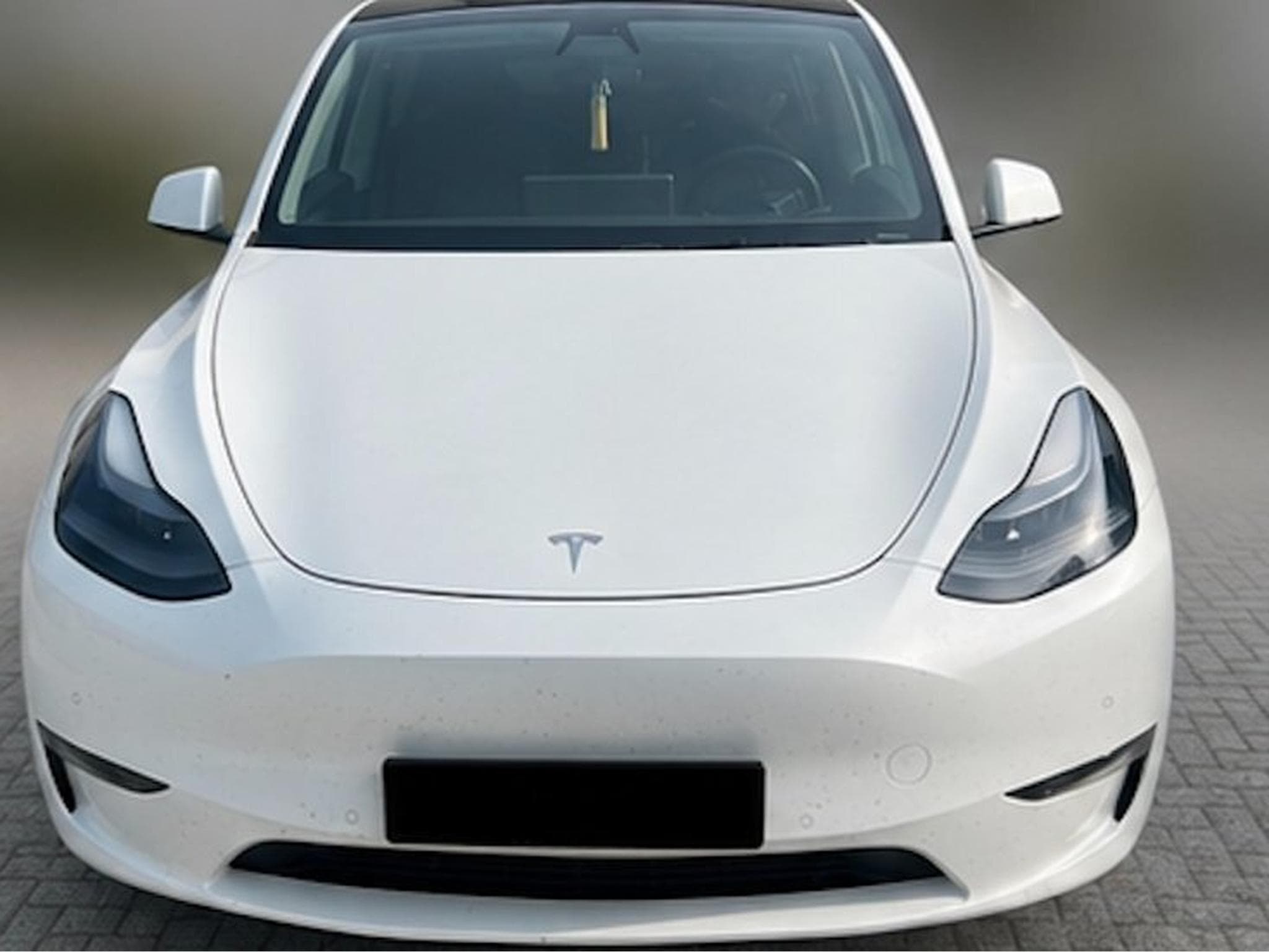 Tesla Model Y Long Range AWD Dual Motor (2022) - Photo 3