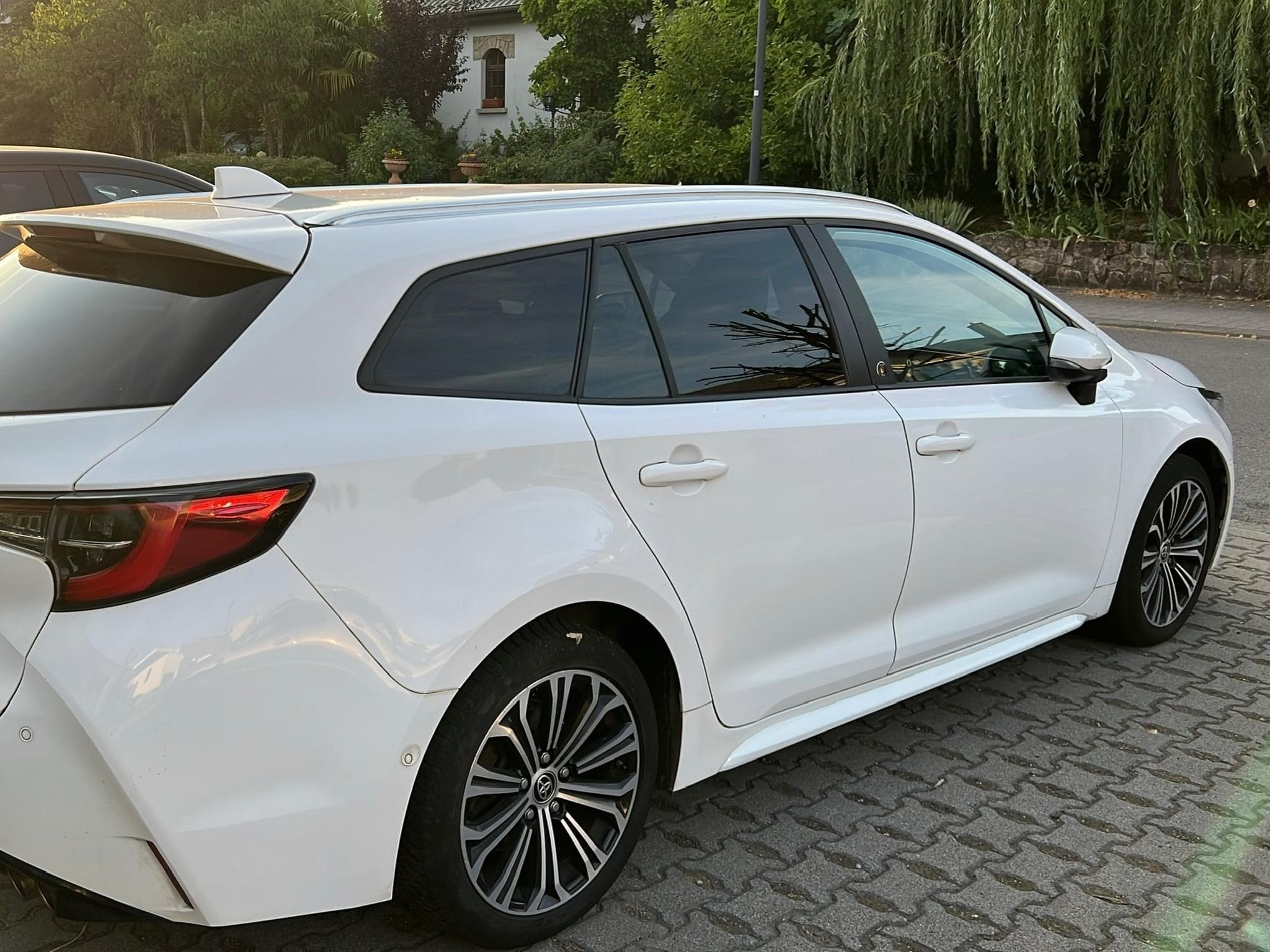 Toyota Corolla Touring Hybrid (2022) - Photo 1