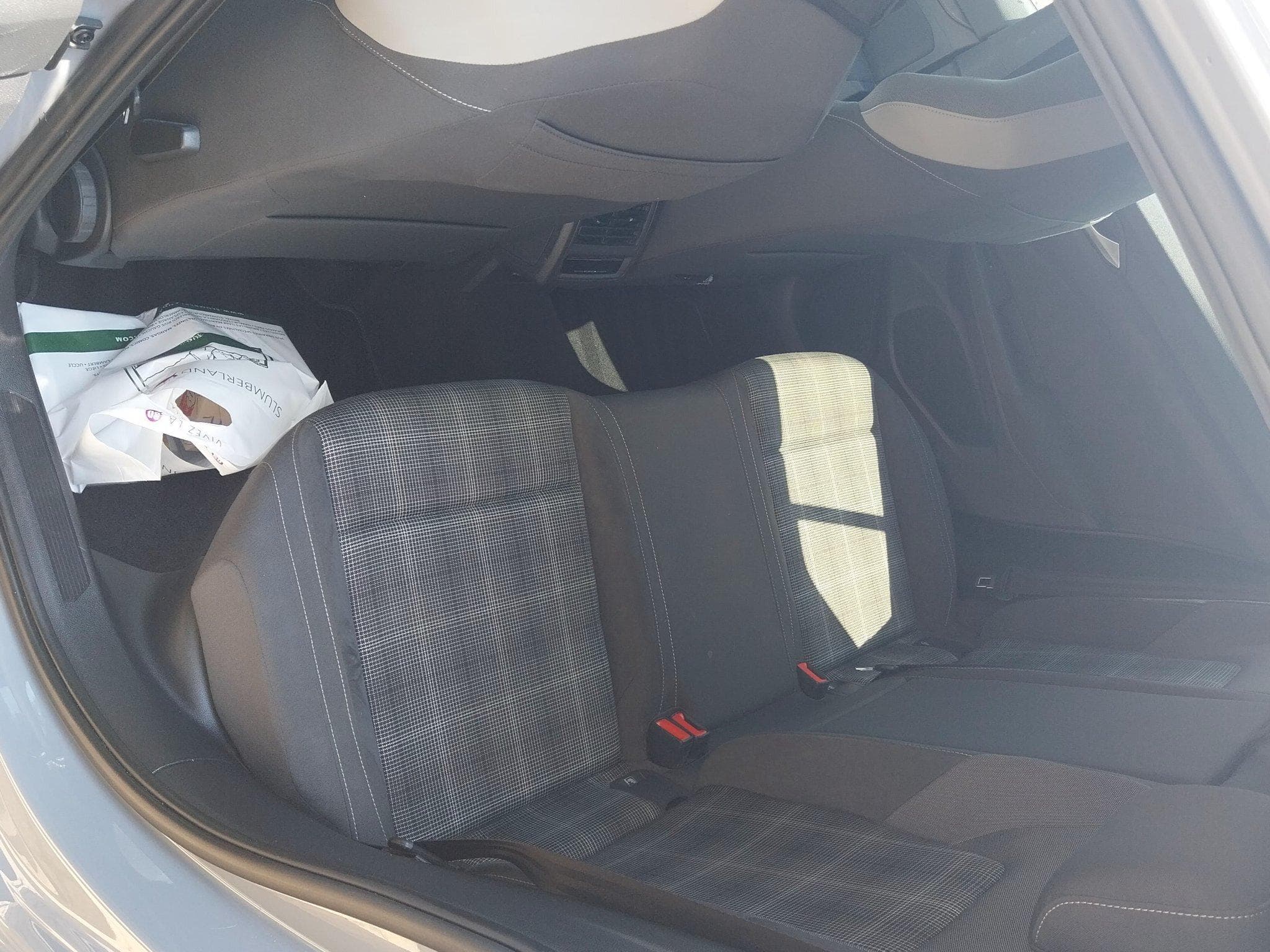 VW Golf GTD (2022) - Photo 9